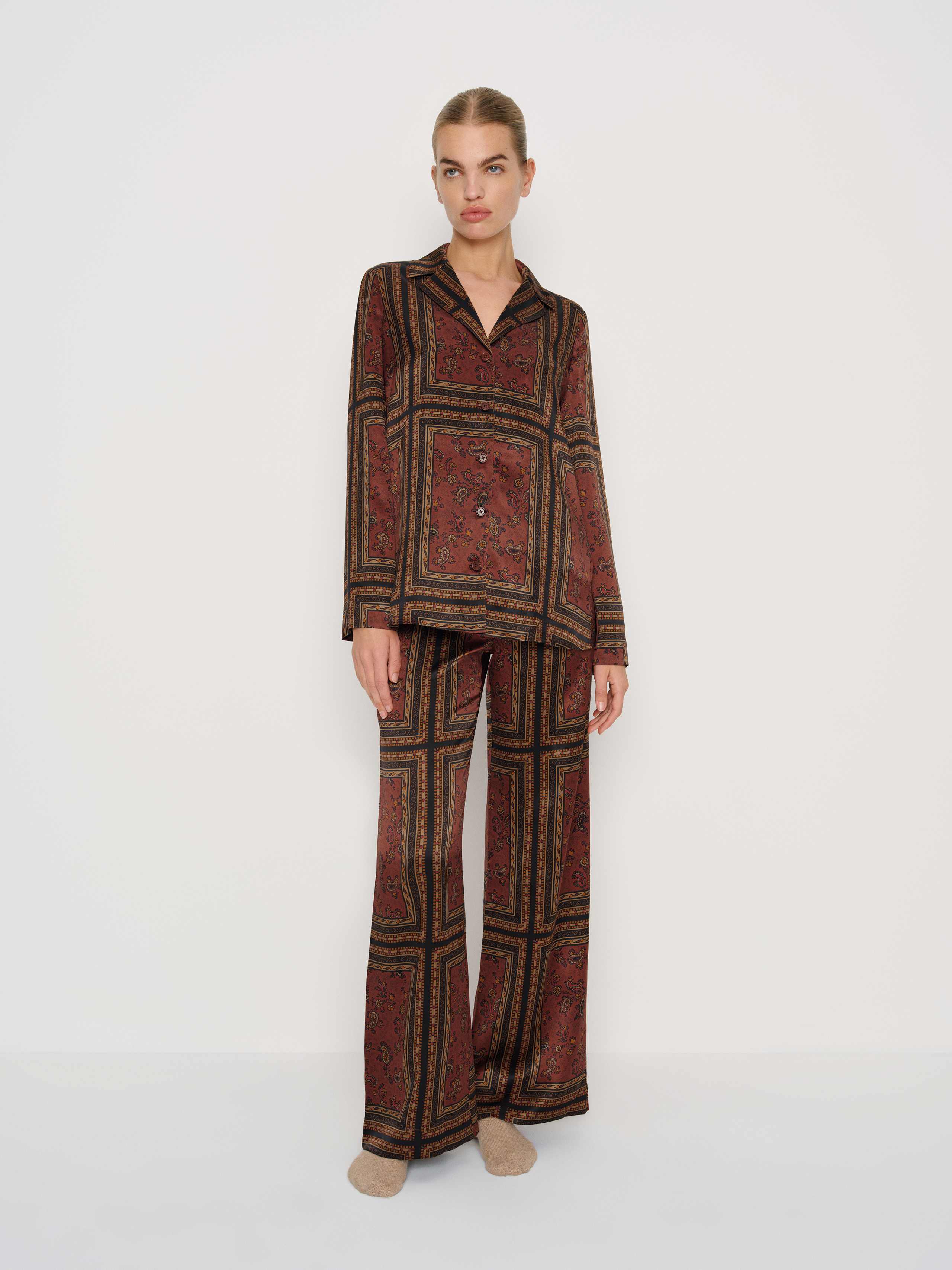 Reformation Pyjama En Soie Ella Marron L In Brown