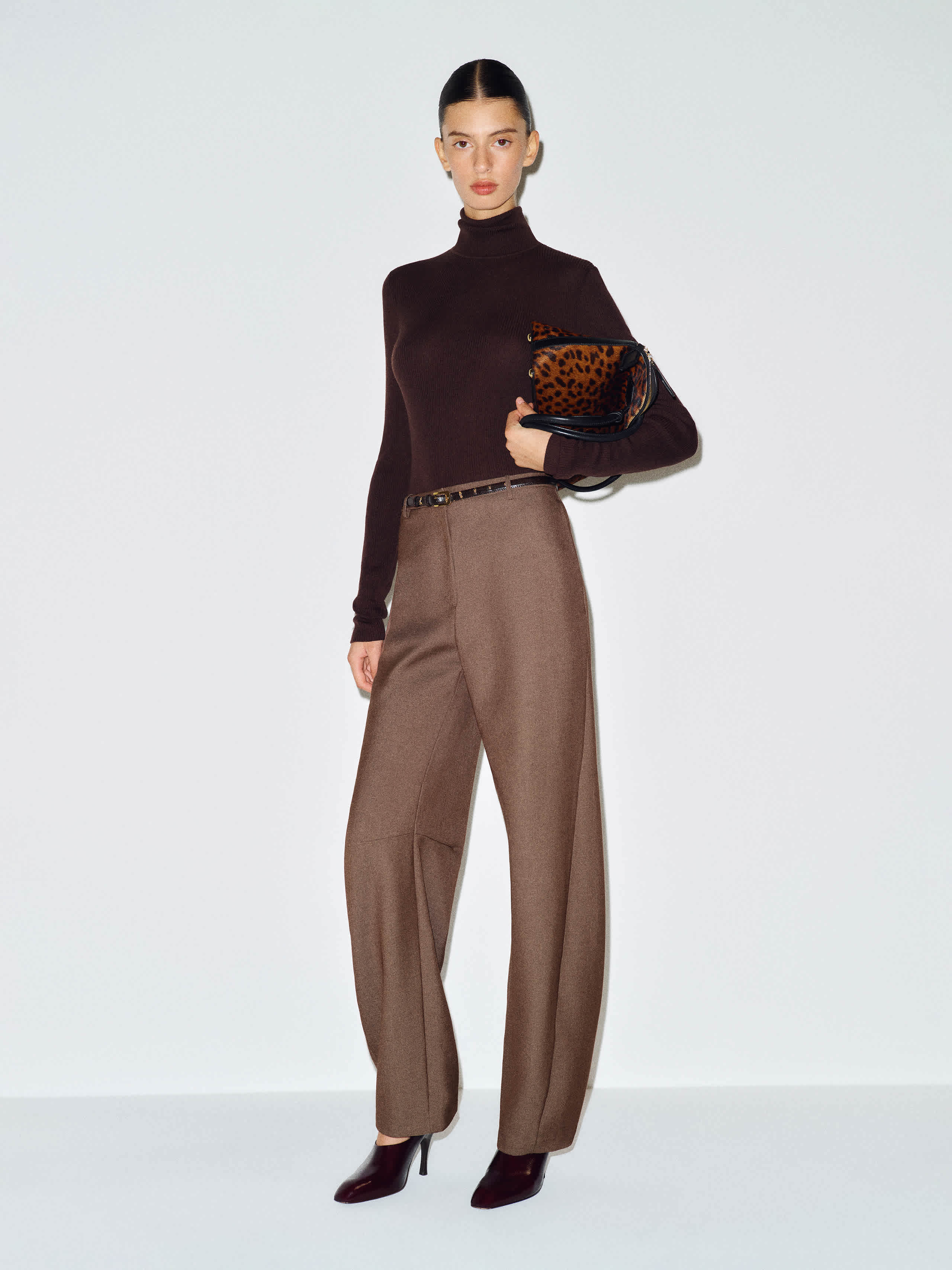 Reformation Jackie Bow Leg Short Pant Brown Silk 0p In Marron