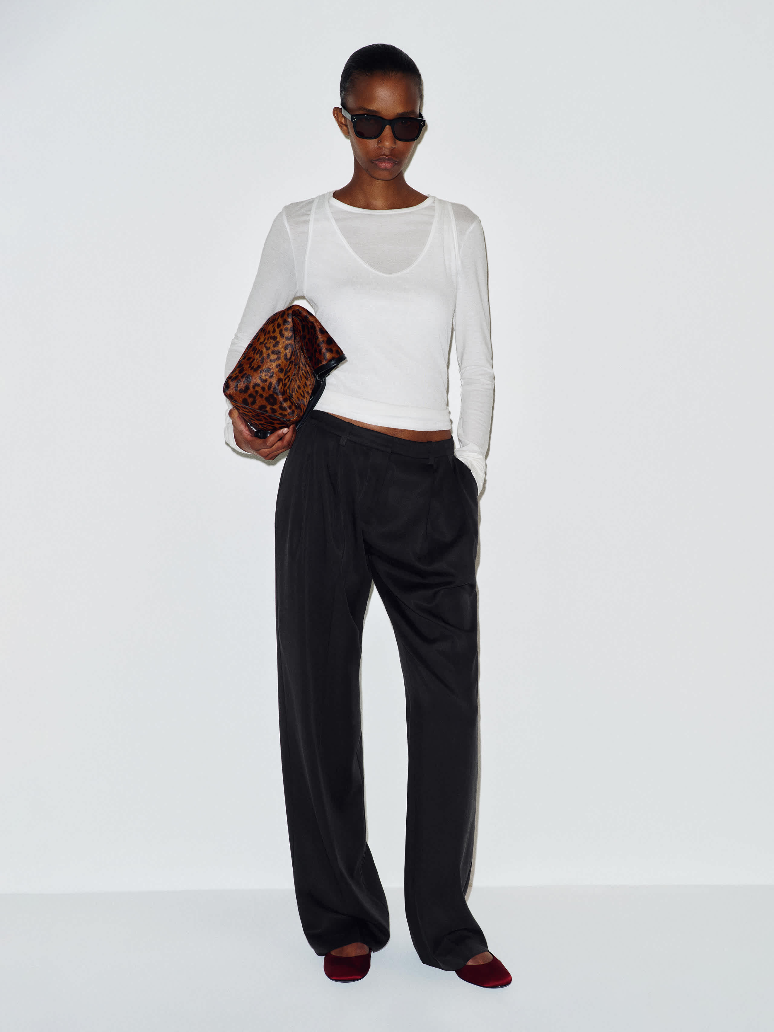Reformation Frances Low Rise Relaxed Short Pant Black 0p In Noir