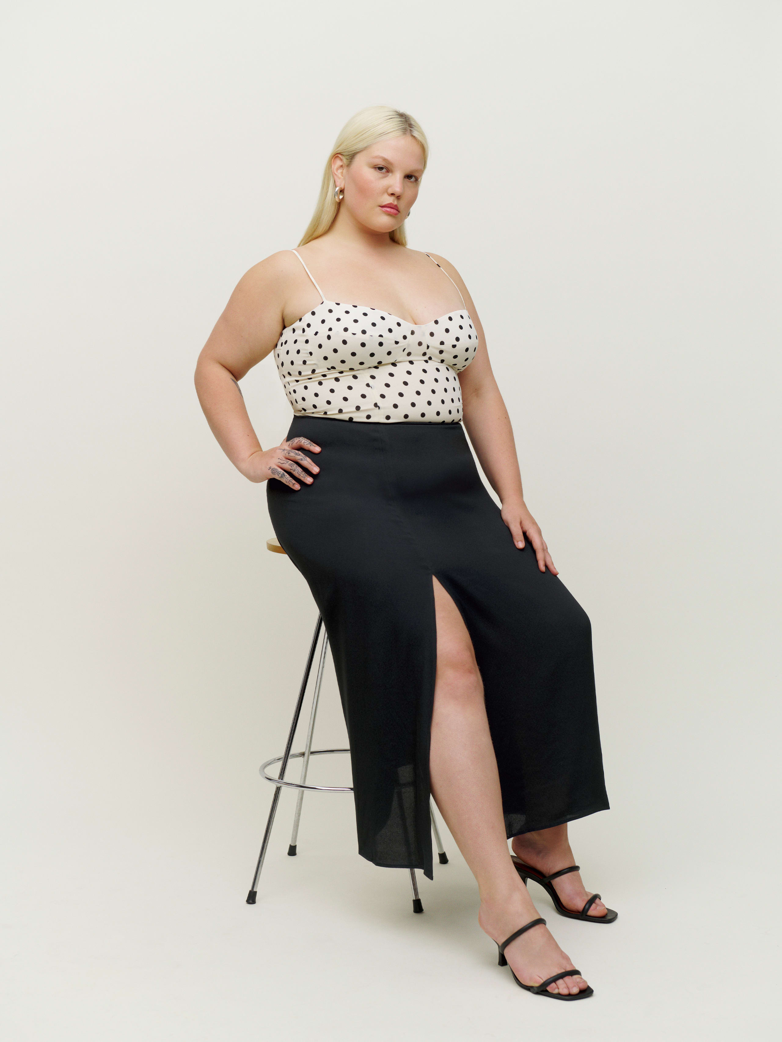 Reformation Zoe Skirt Es In Black