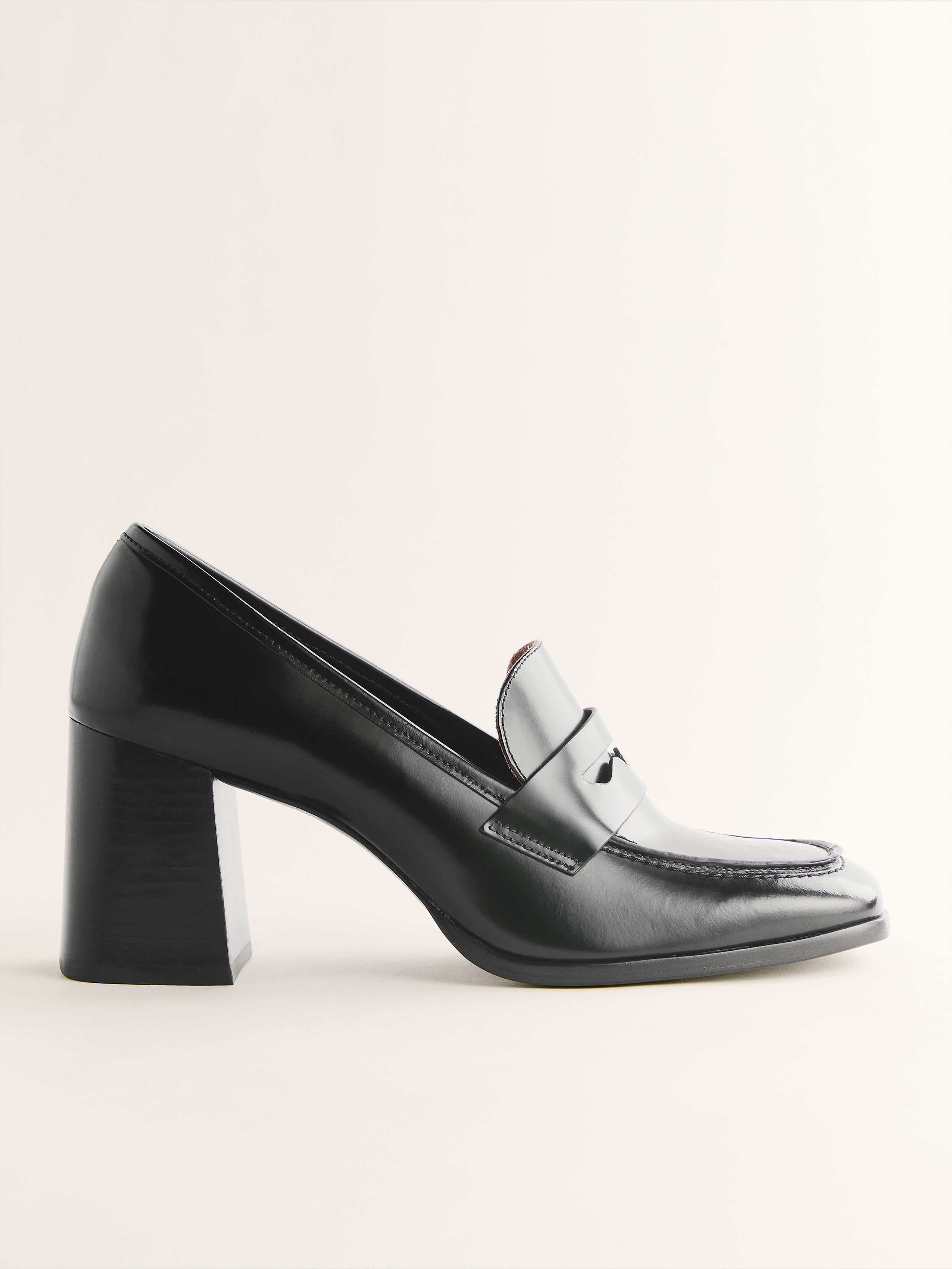 Reformation Nadine Glossed-leather Pumps In Black