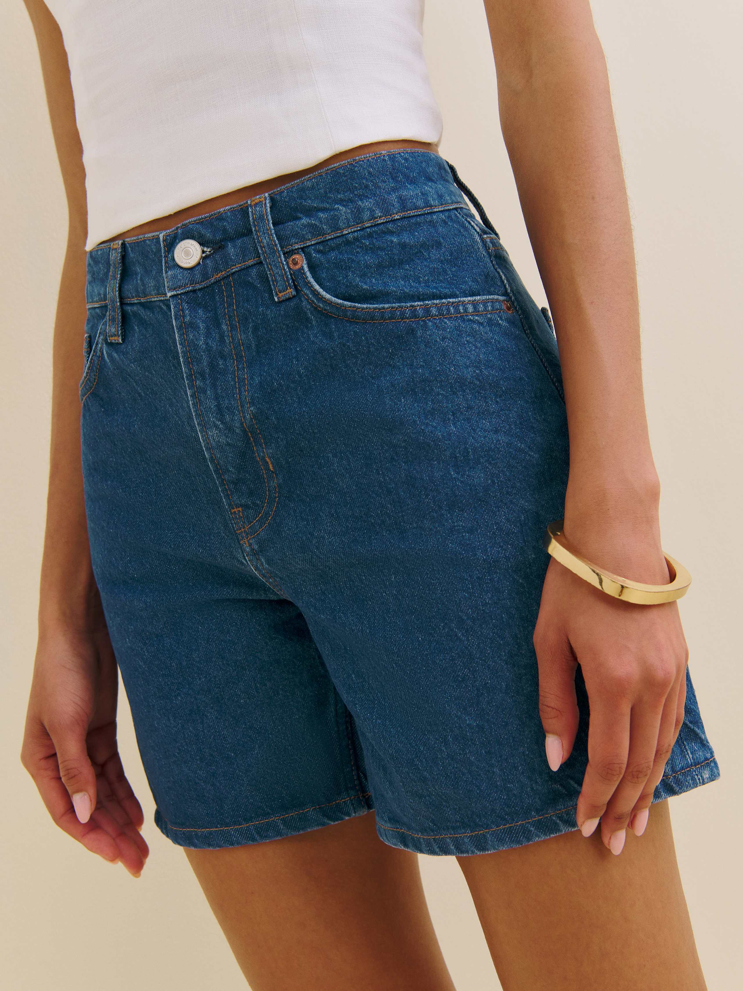 Reformation Raye Mid Rise 6" Relaxed Jean Shorts In Cleary
