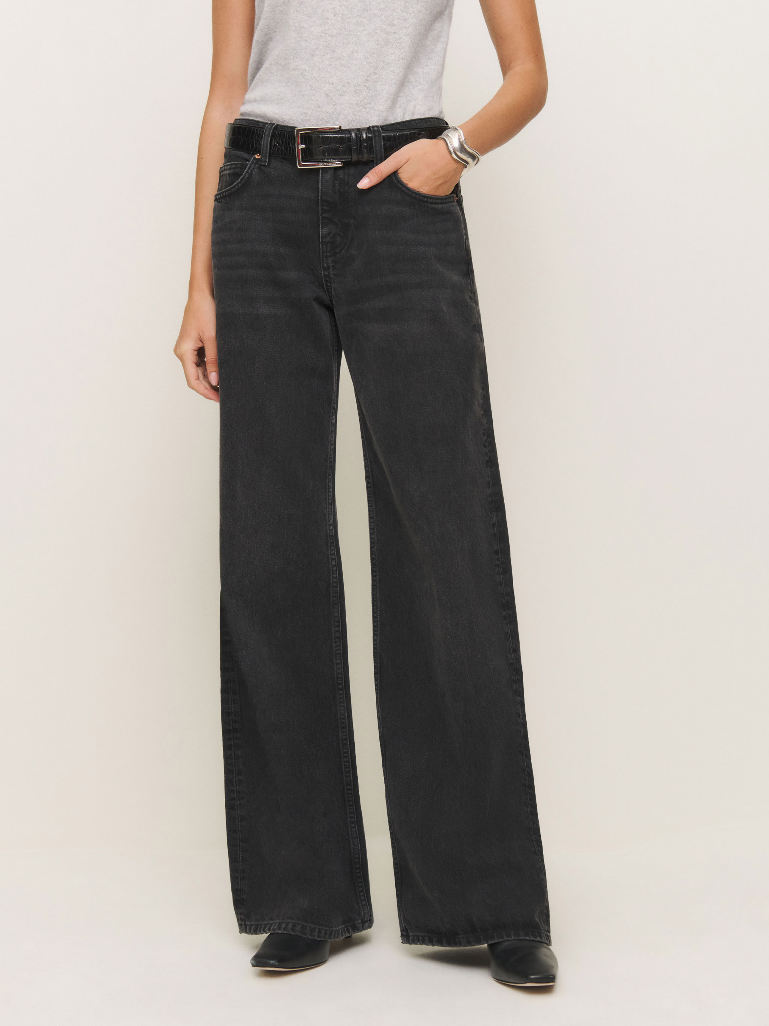 Reformation Cary Low Rise Slouchy Wide Leg Jeans In Summit
