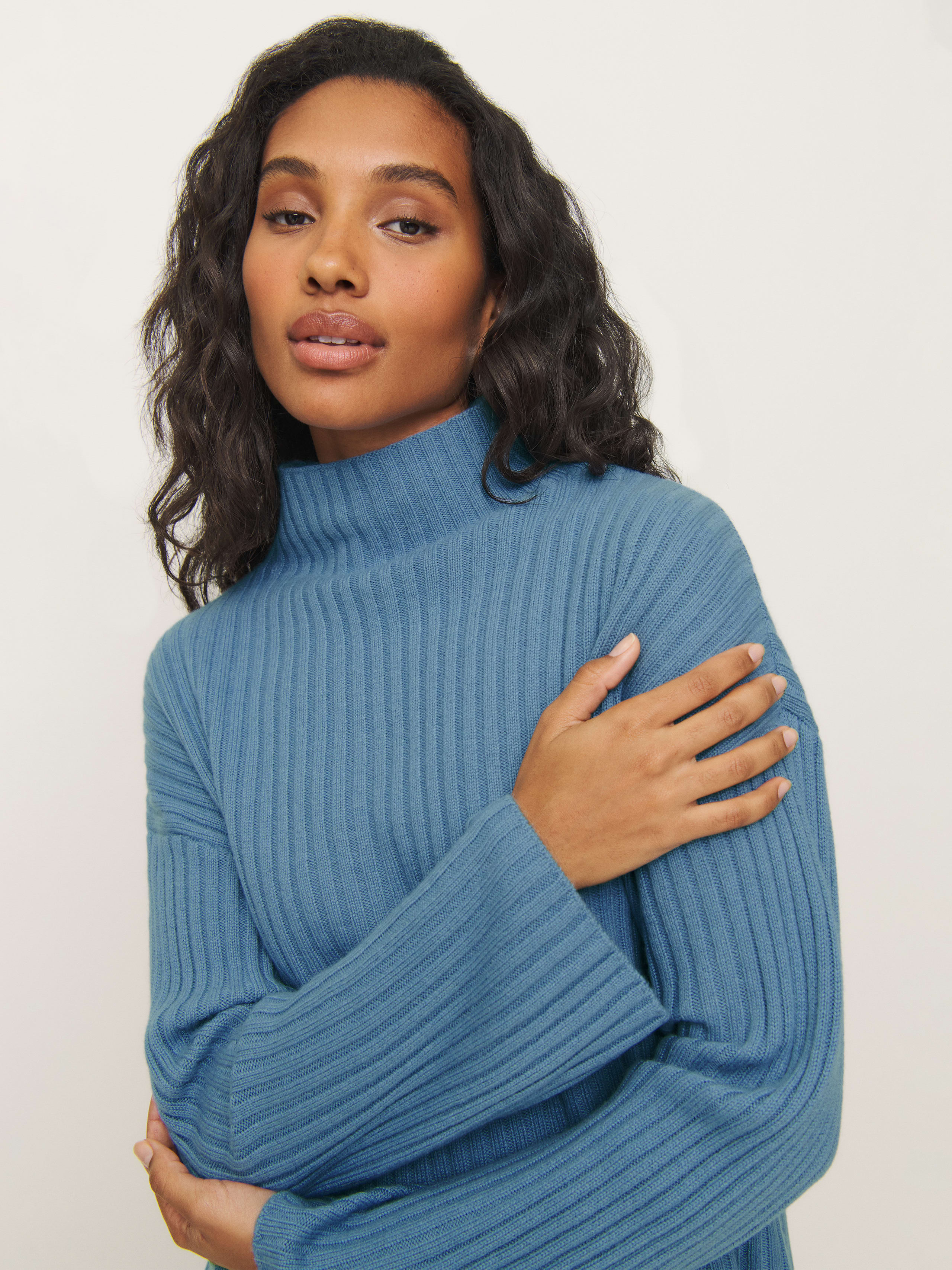 Reformation Lawson Oversized Cashmere Turtleneck In Bluebell