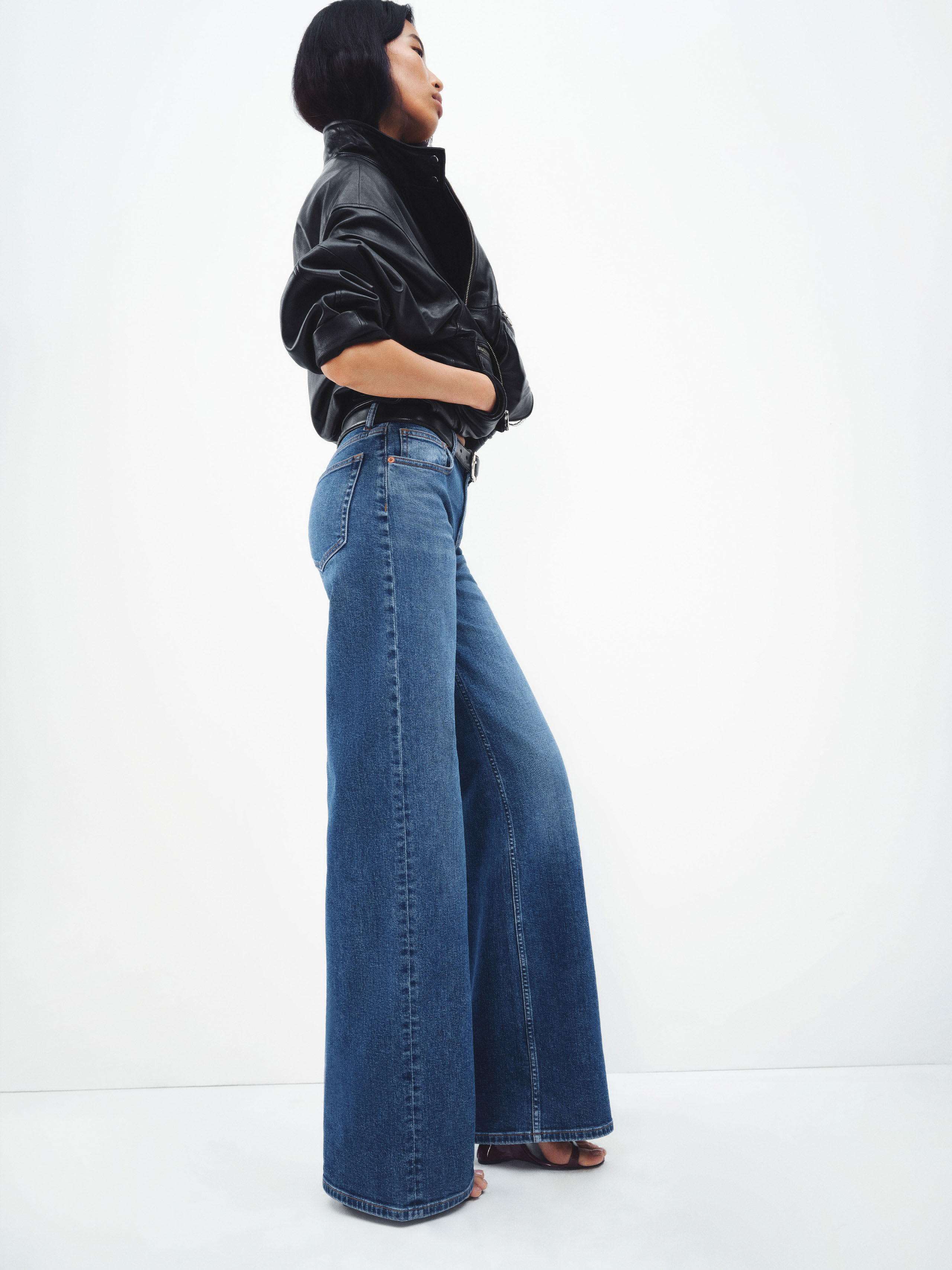 Reformation Greta Super Stretch Low Rise Wide Leg Jeans In Blue