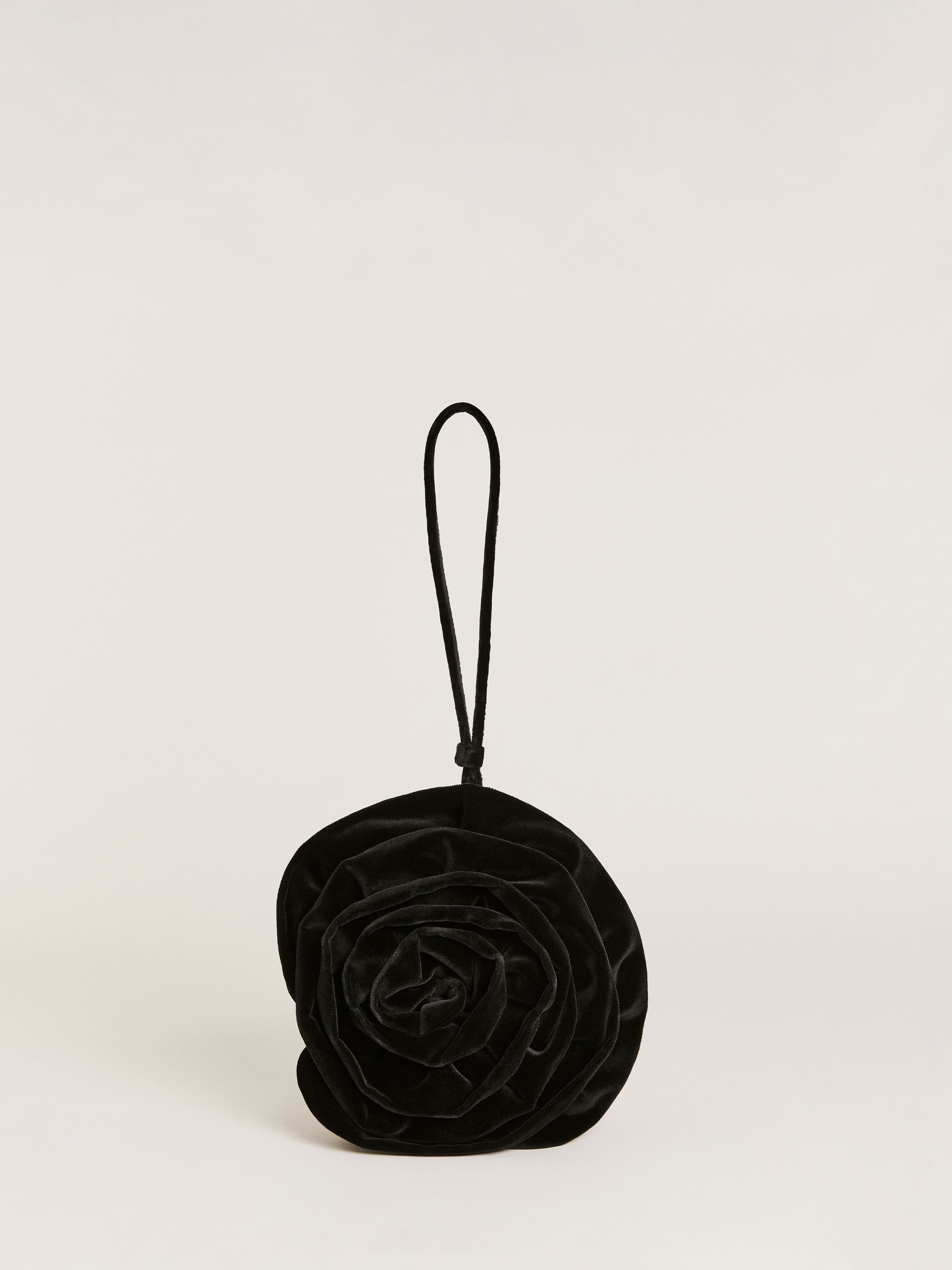 Reformation Evelina Wristlet Bag In Black Velvet