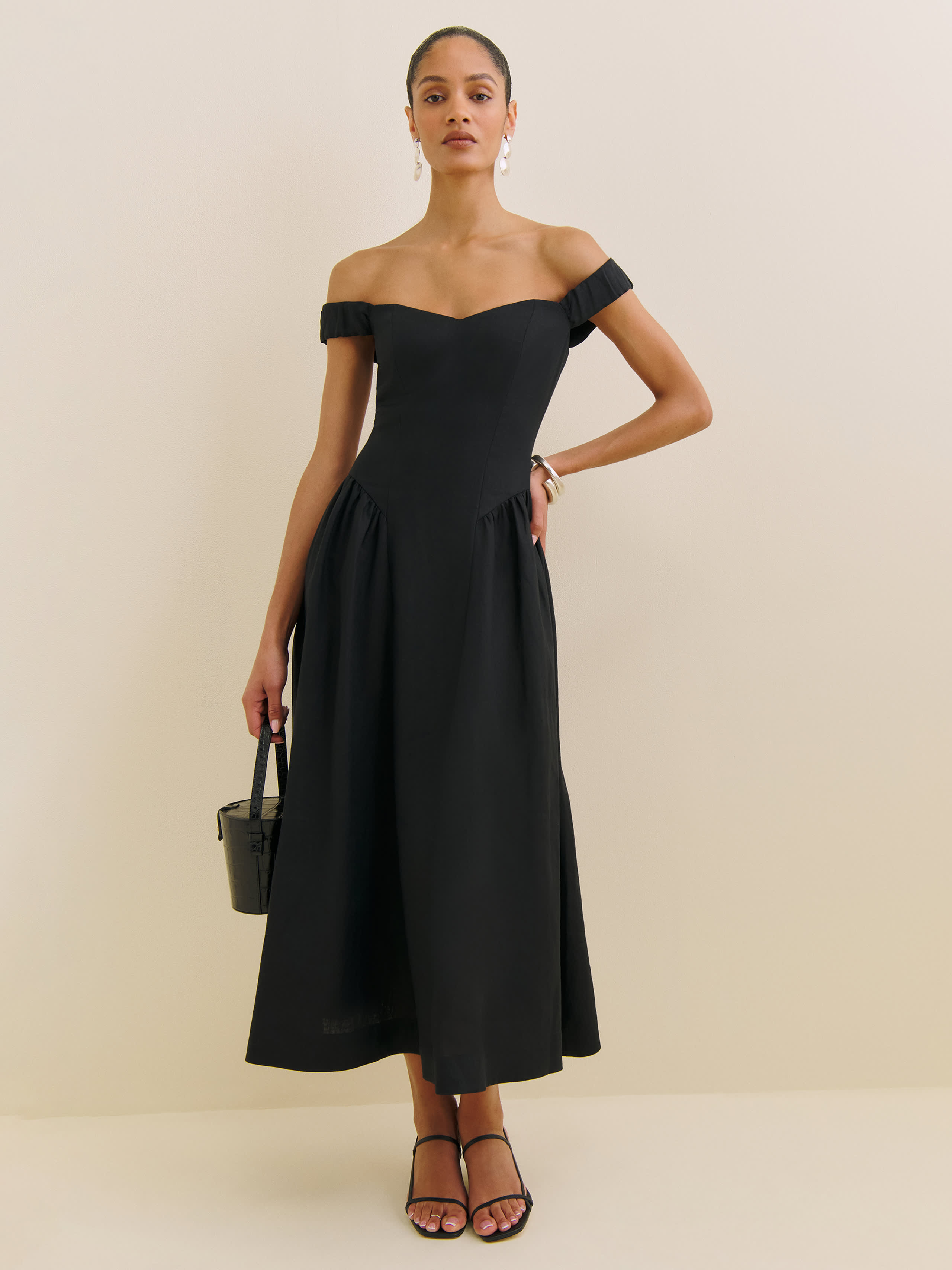 Reformation Monet Linen Dress In Noir