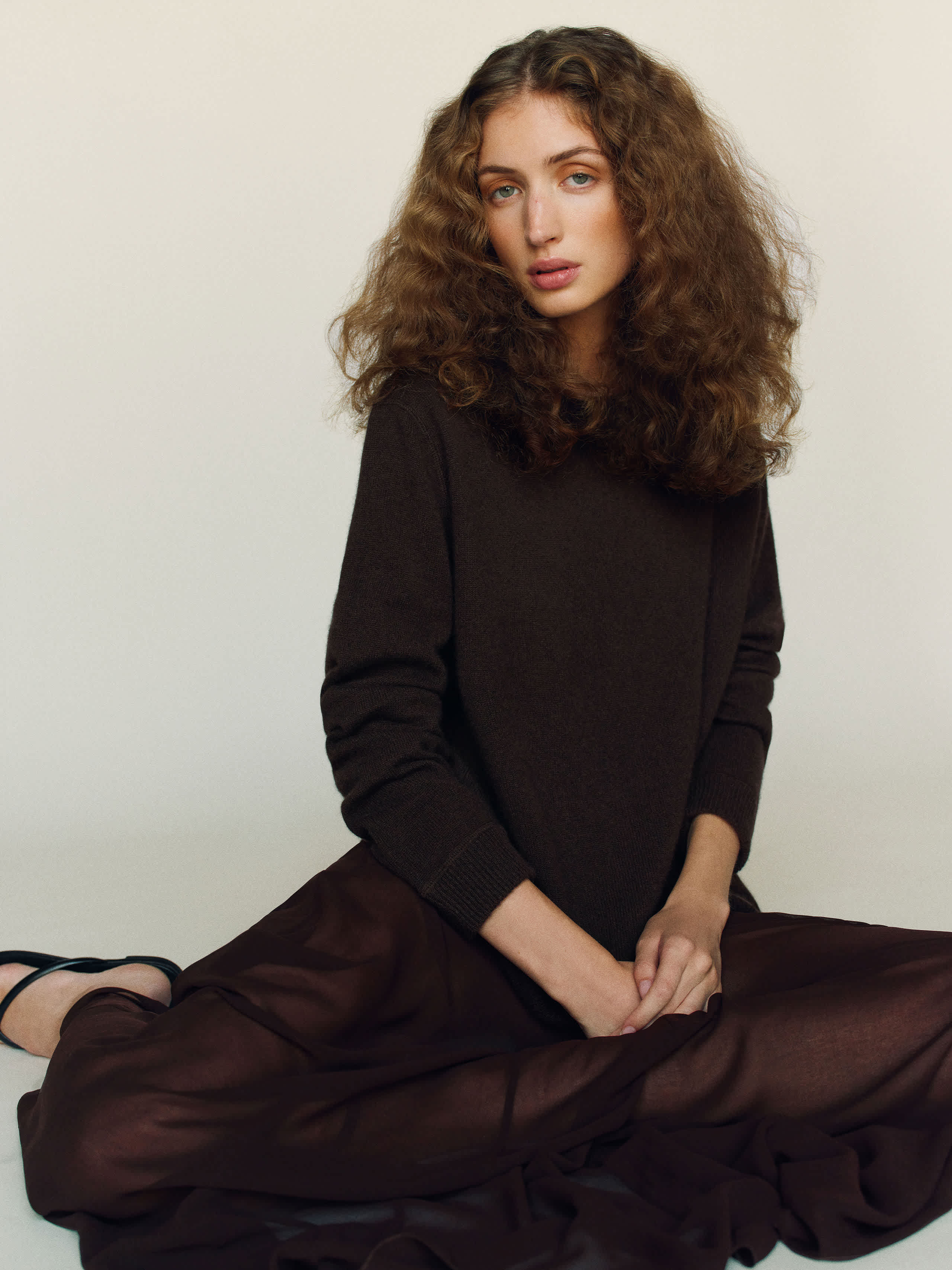 Reformation Cashmere Boyfriend Sweater In Brown