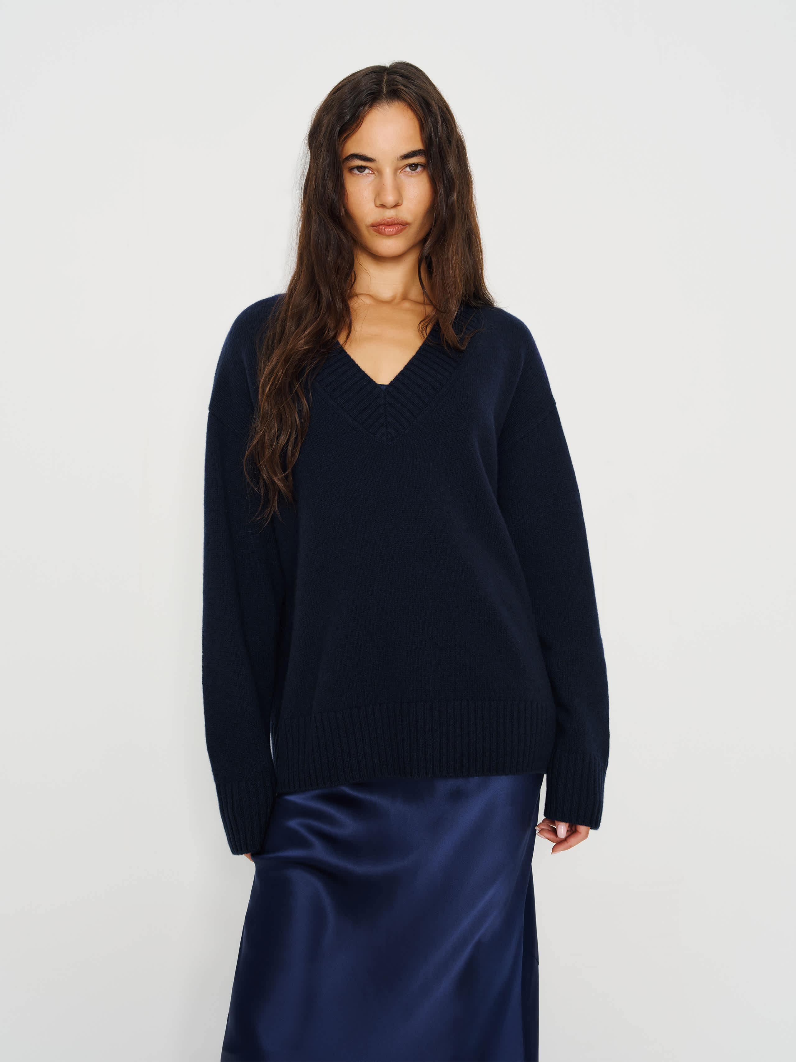Reformation Jadey Cashmere Oversized V-neck Sweater In Blue