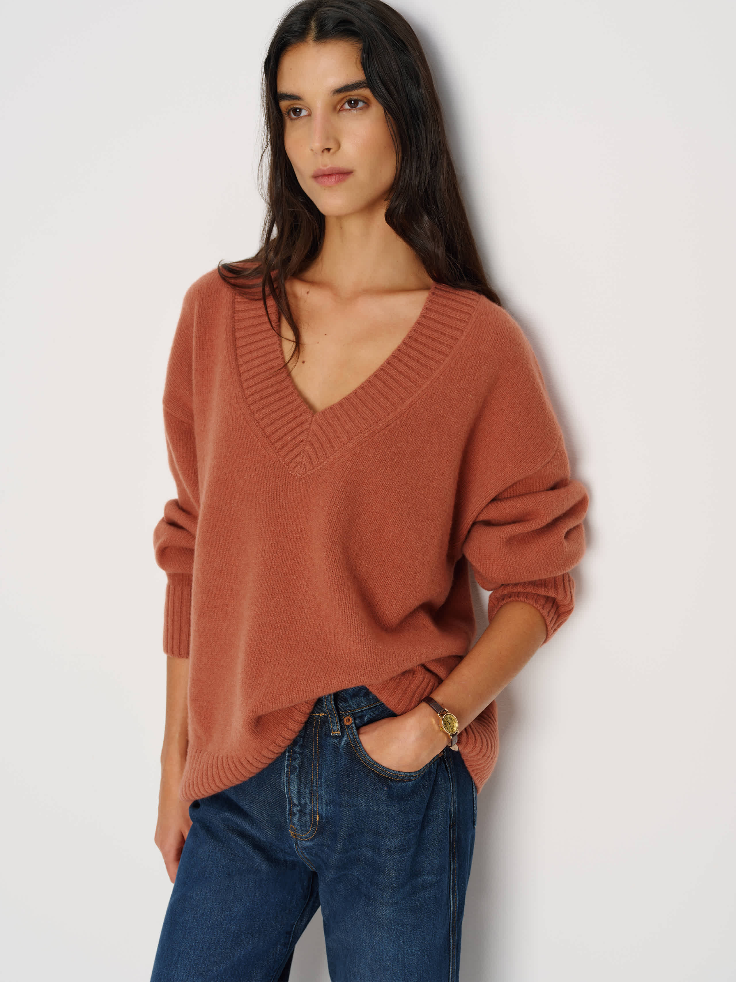 Reformation Jadey Cashmere Oversized V-neck Sweater In Brown