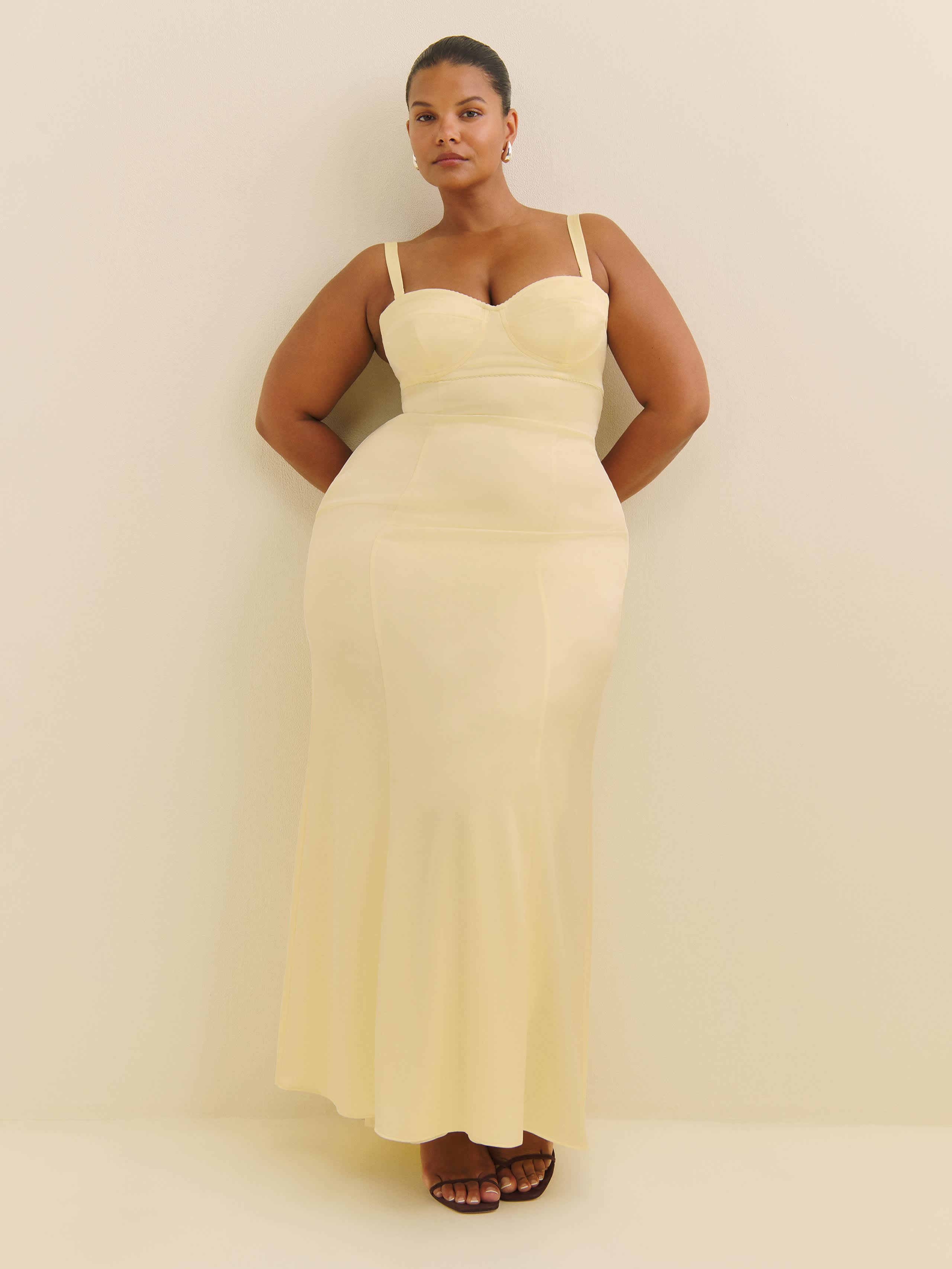 Reformation Britney Satin Dress Es In Jaune