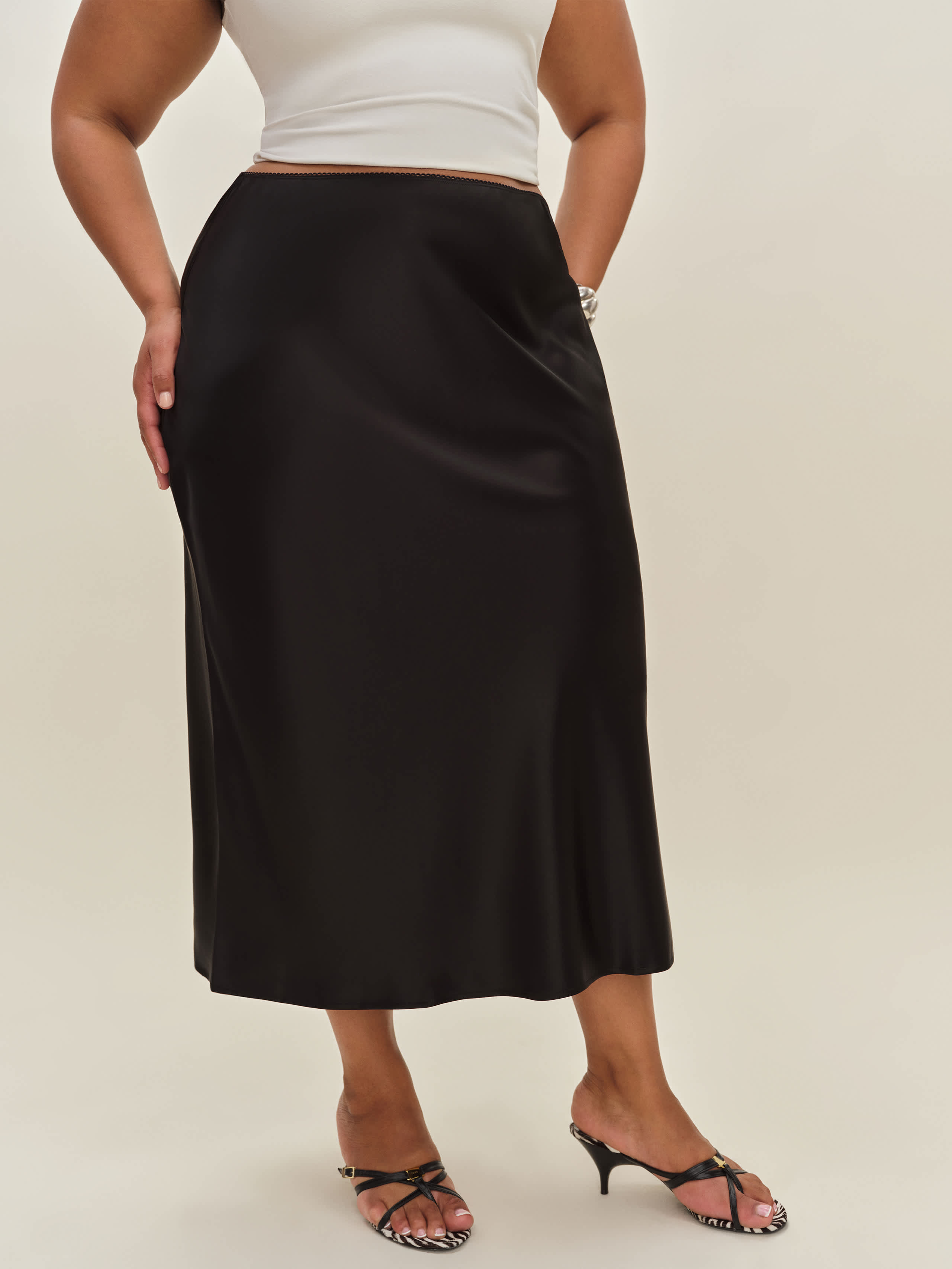 Reformation Layla Satin Skirt Es