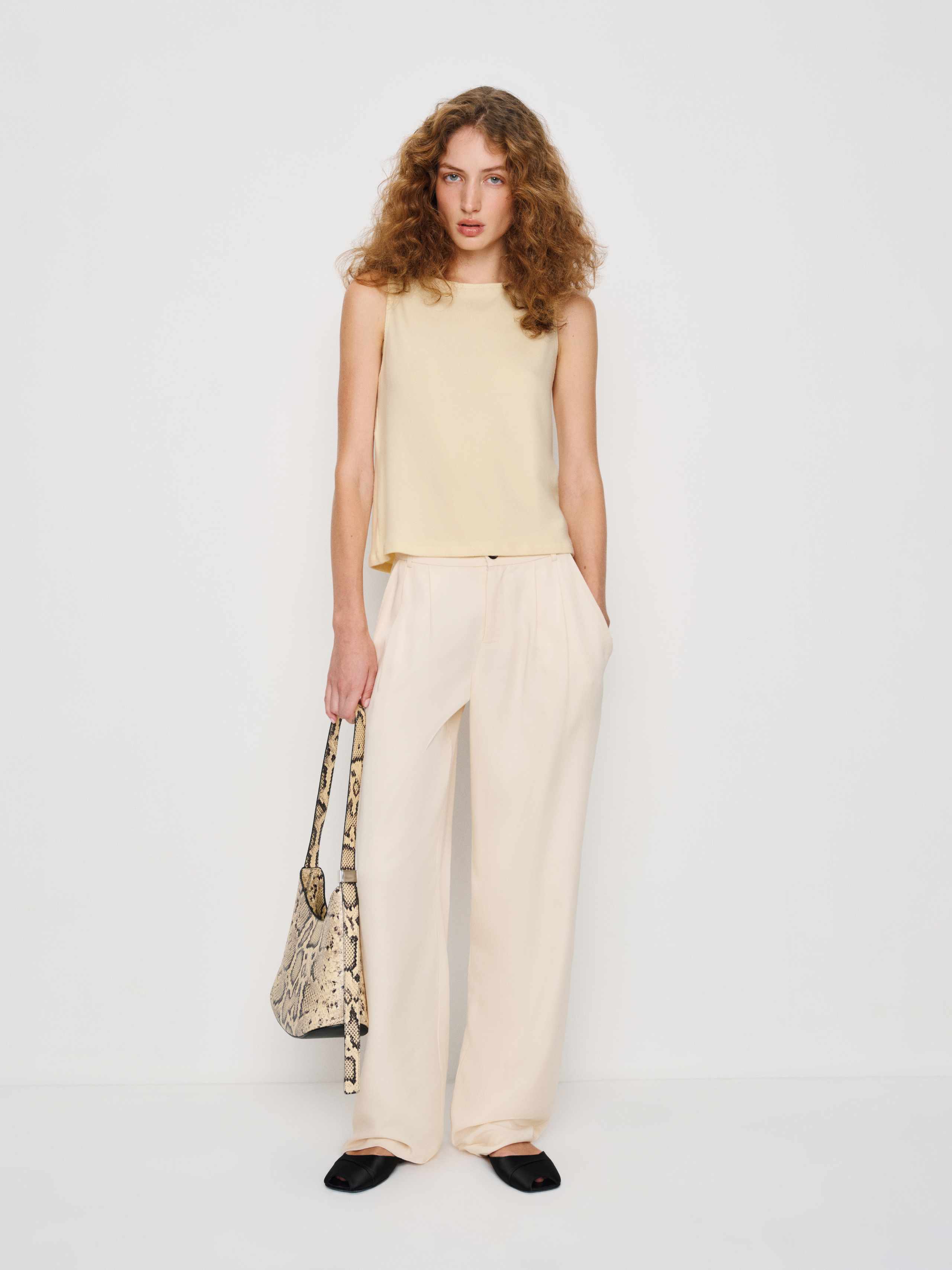 Reformation Pears Knit Top In Neutral
