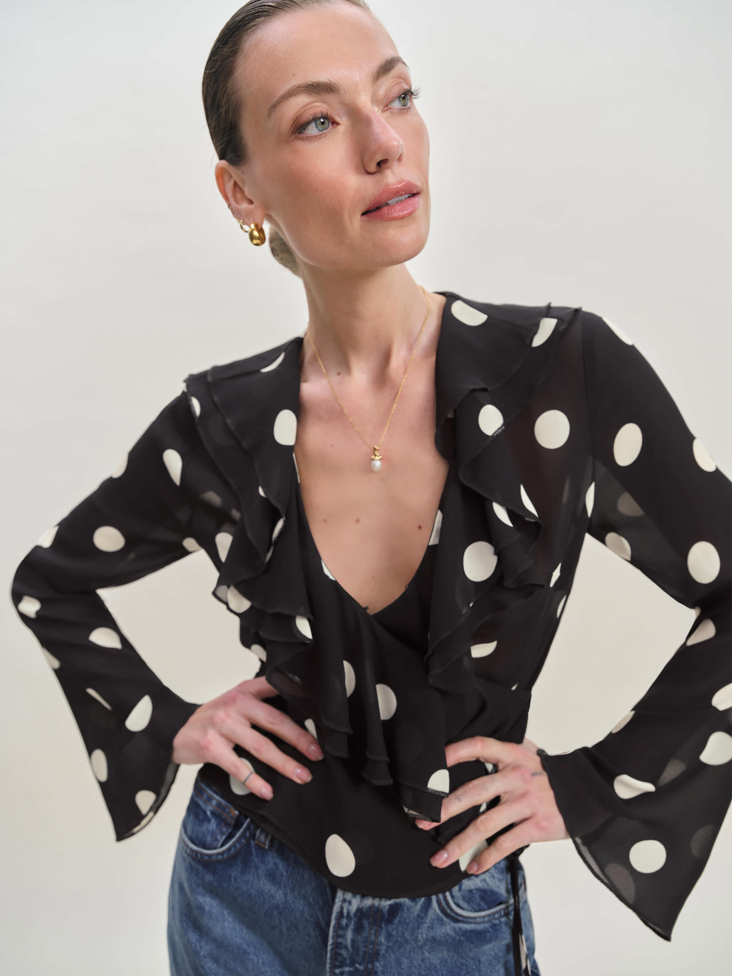 Reformation Kilah Top In Noir