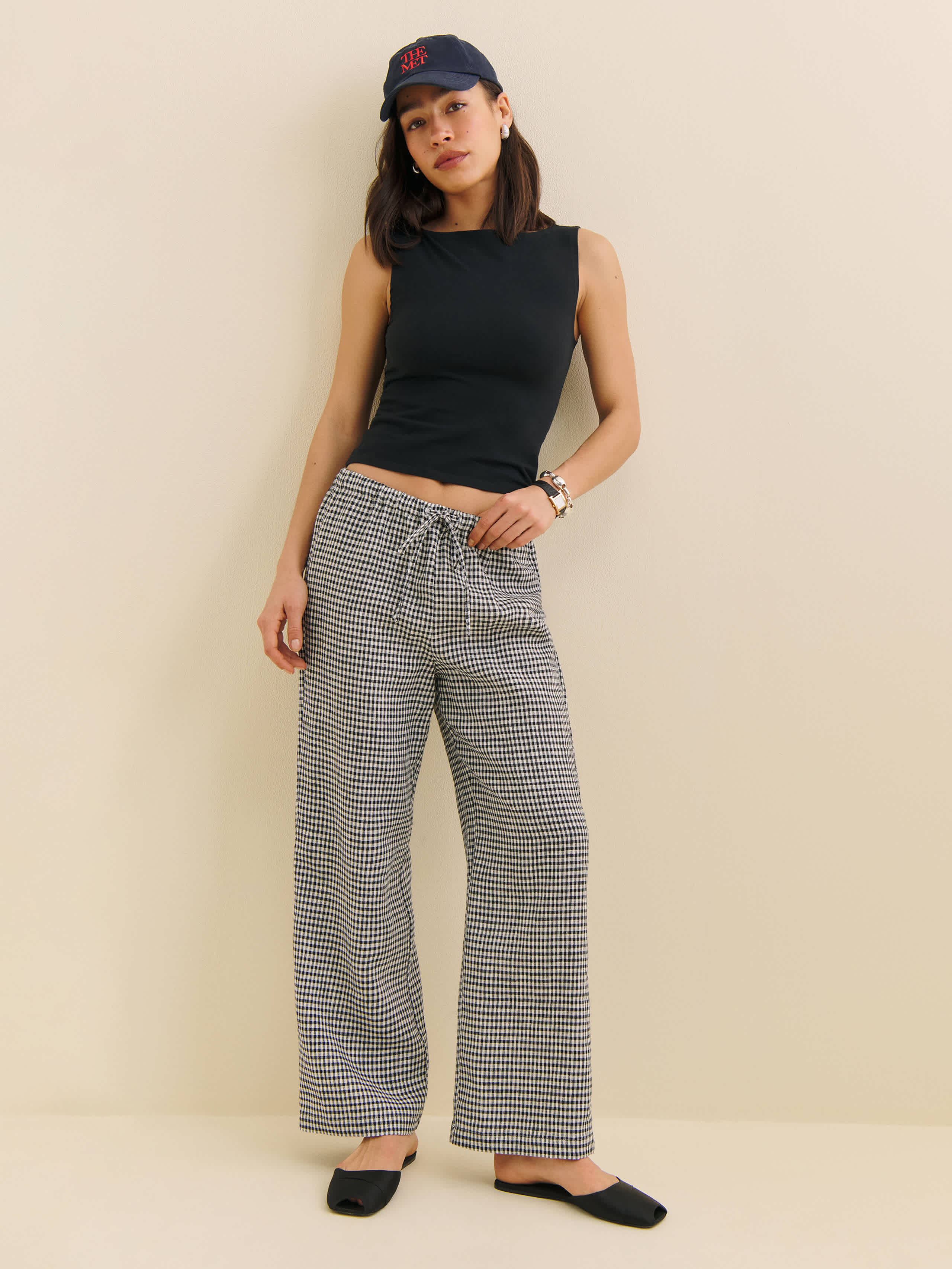 Reformation Petites Olina Linen Cropped Pant In Black