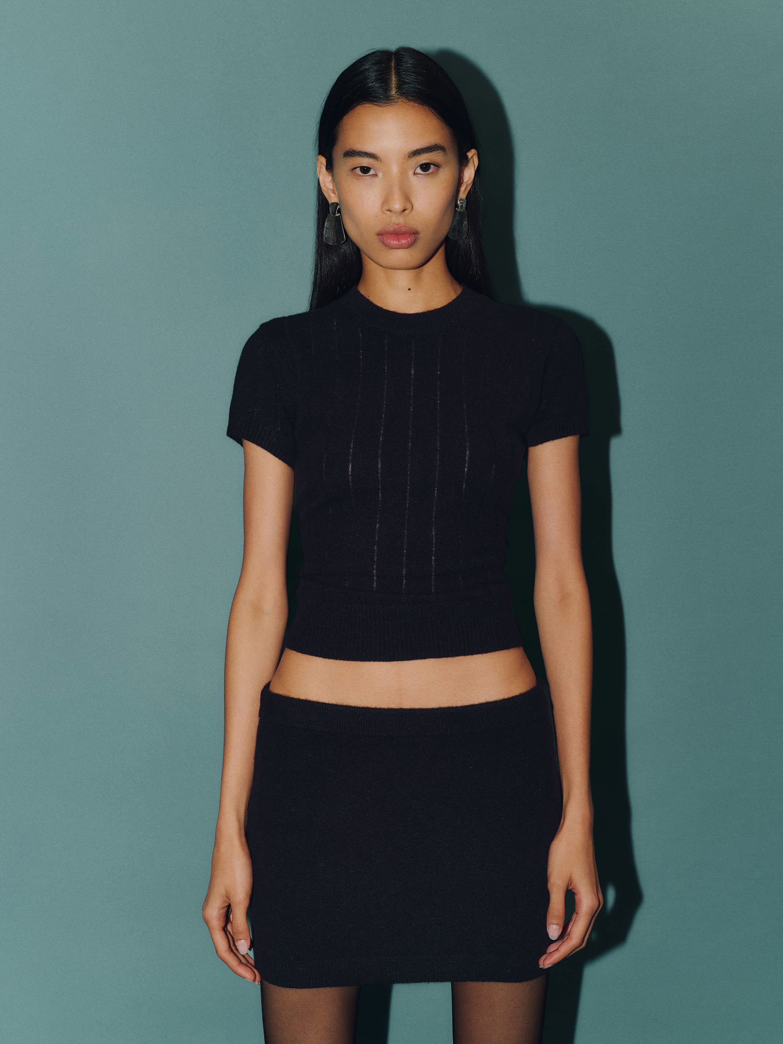 Reformation Darcy Cashmere Tee In Black