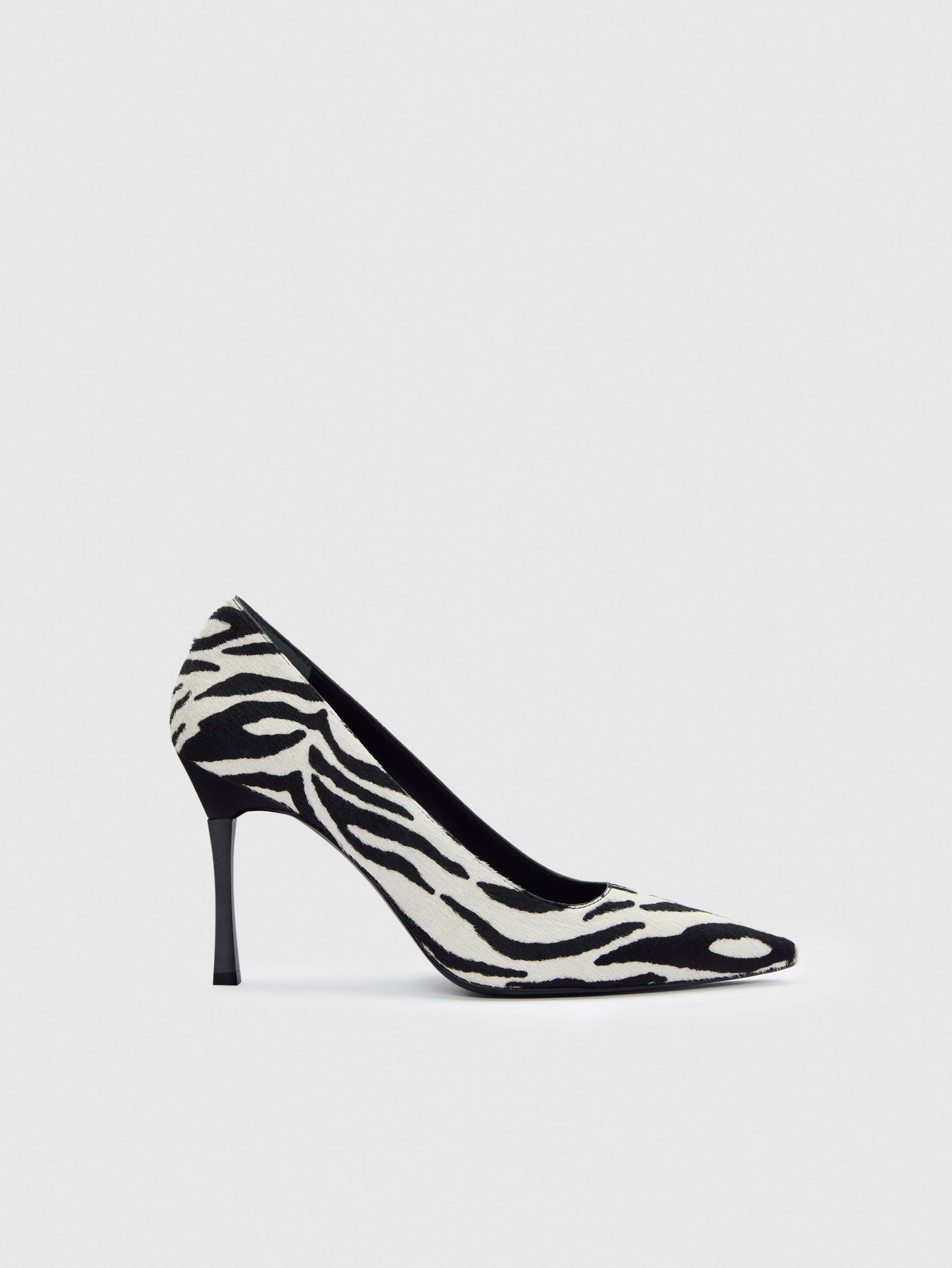 Reformation Joelle Heeled Pump In Black