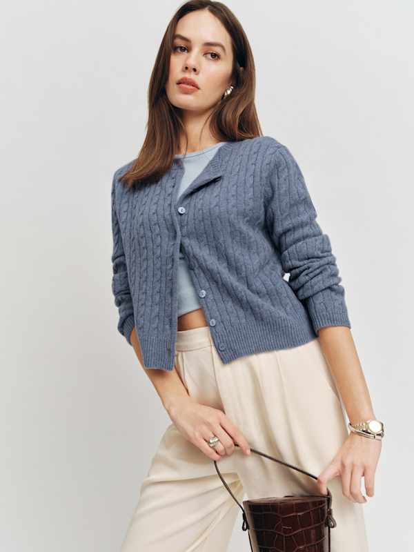 Cardigan ras-du-cou en cachemire Clara - Maille torsadée bleu ardoise