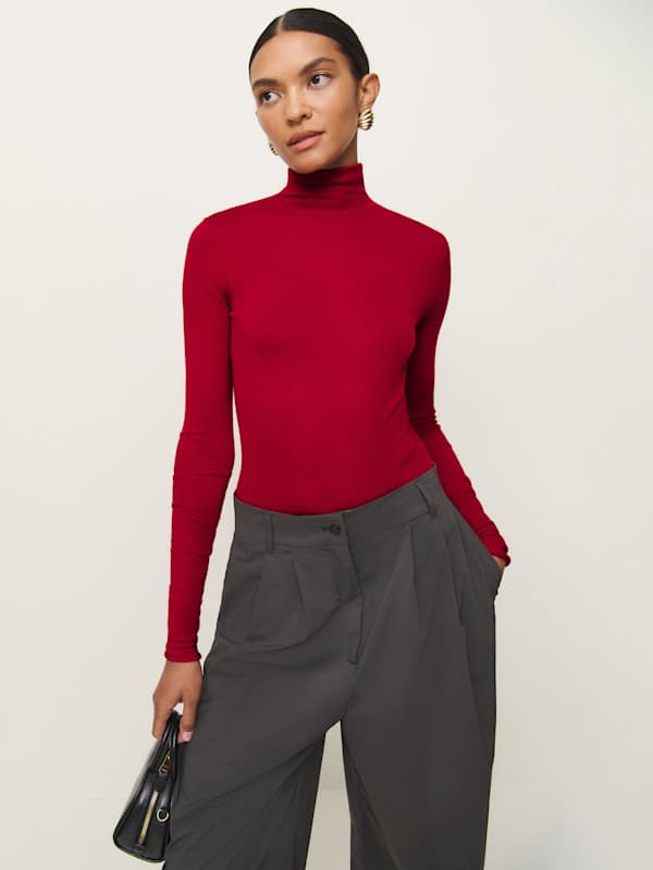Faith Regenerative Merino Fitted Turtleneck - Lipstick