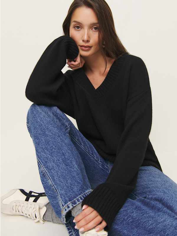 Pull à col V oversize en cachemire Jadey - Noir