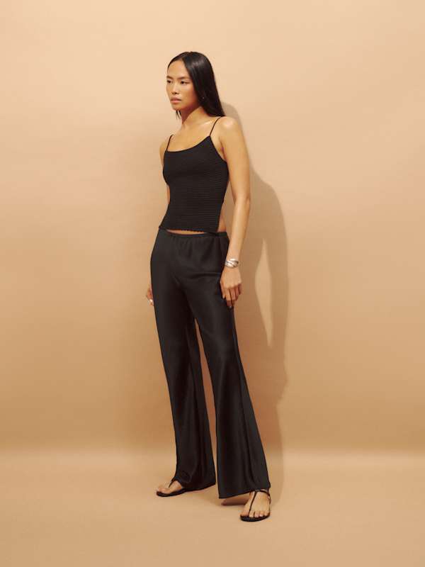 Pantalon à taille mi-haute en satin coupé dans le biais Gale spécial Petites - Noir
