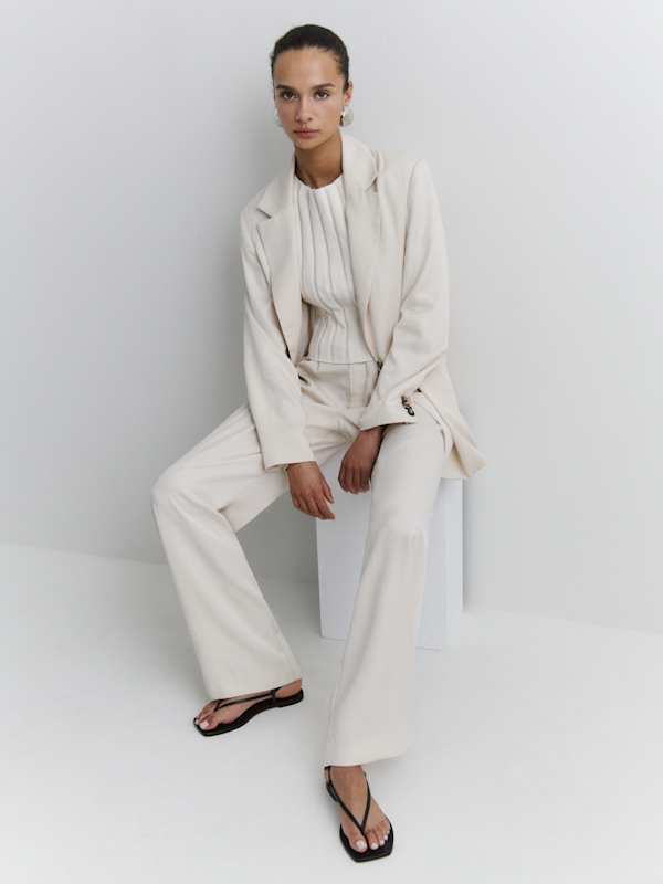 Vincenza Thong Sandal - Black Leather