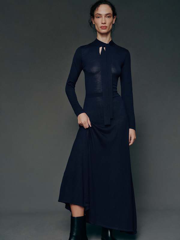 Robe-pull en laine mérinos régénérative Leona - Bleu marine