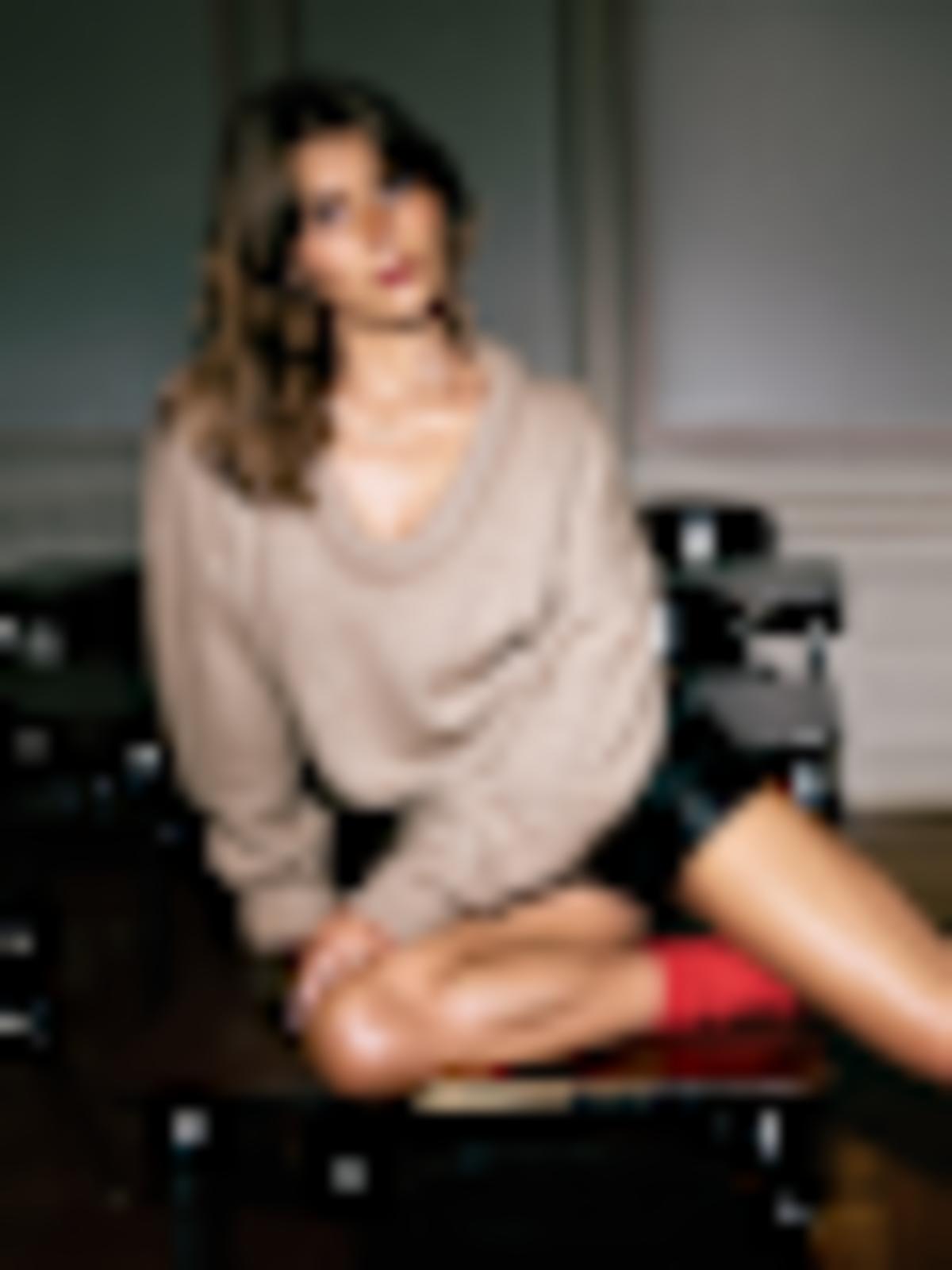 Jonie Cashmere Oversized Scoop Neck - thumbnail 3