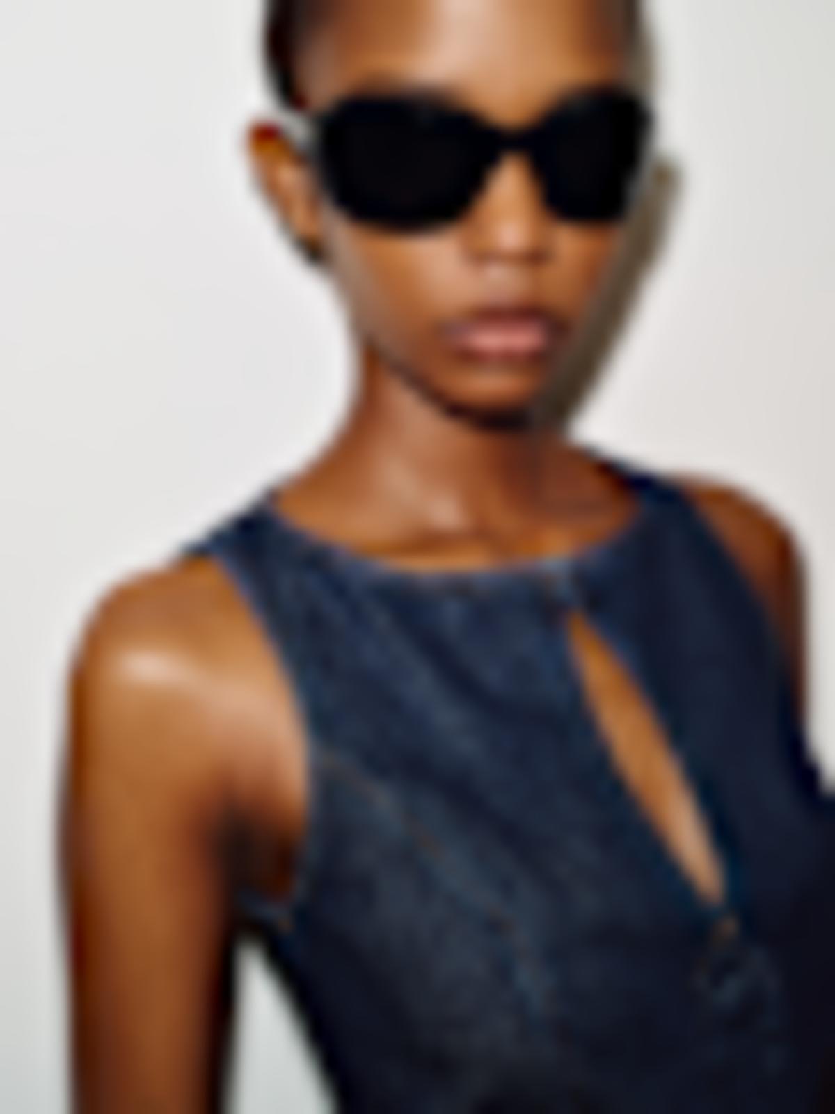 Pola Denim Mini Dress - thumbnail 3