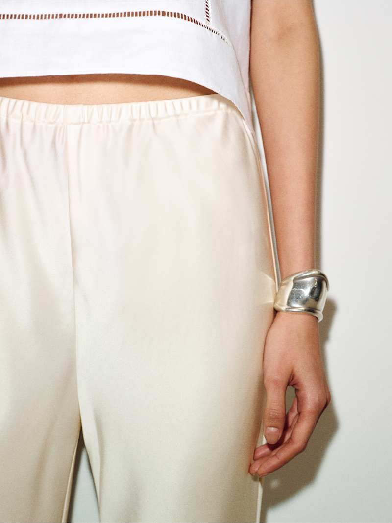 Gale Satin Mid Rise Bias Short Pant