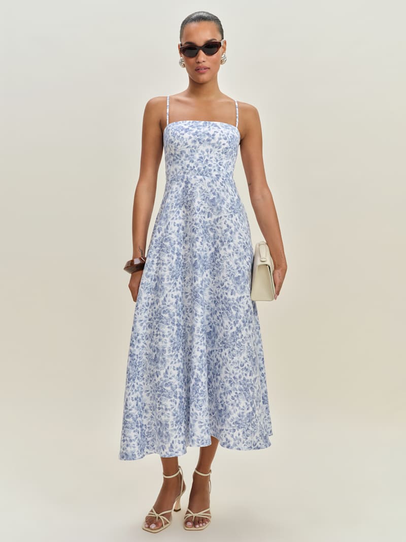monette linen dress 27 making you feel like the heroine of a romance novel embarking on a dreamy journey Reformation Monette Linen Floral Maxi