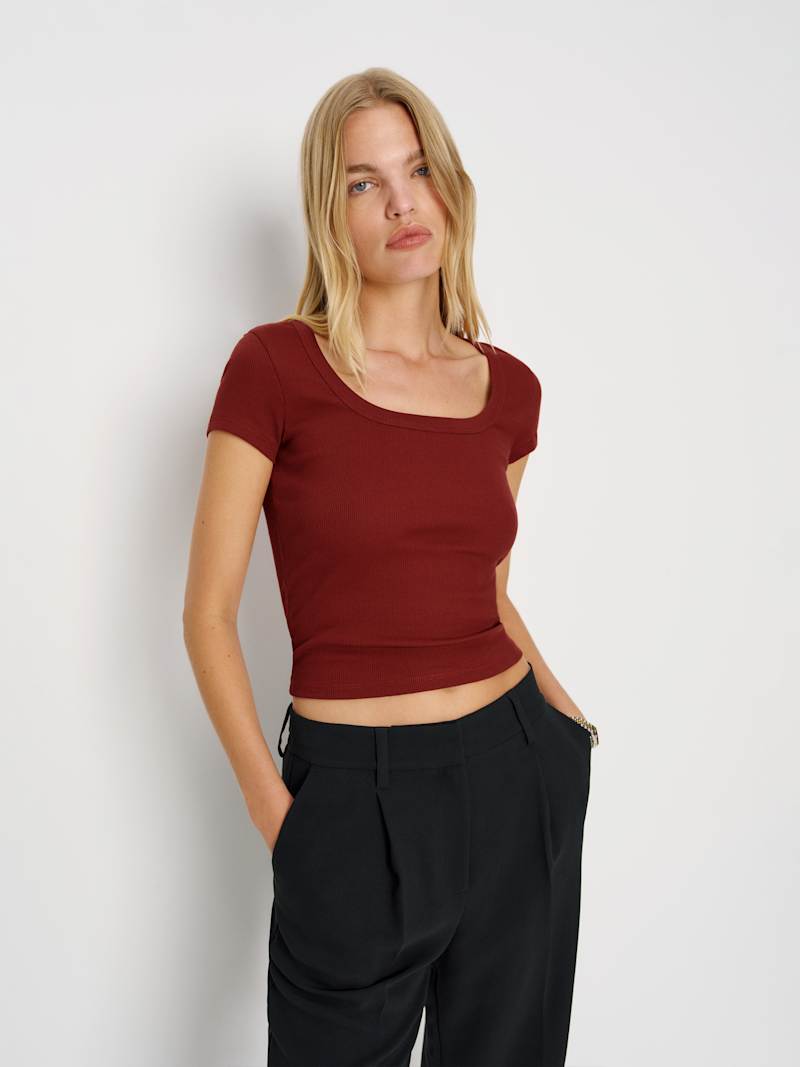 Marnie Tee