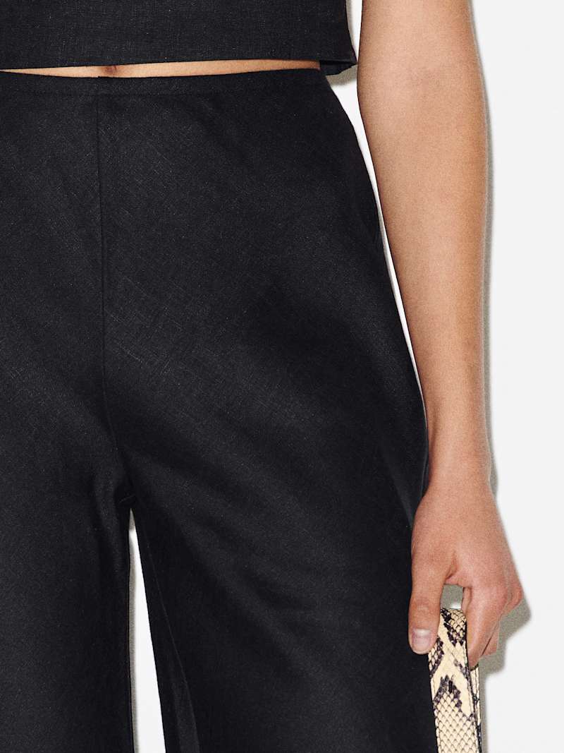 Gale Linen Mid Rise Short Pant
