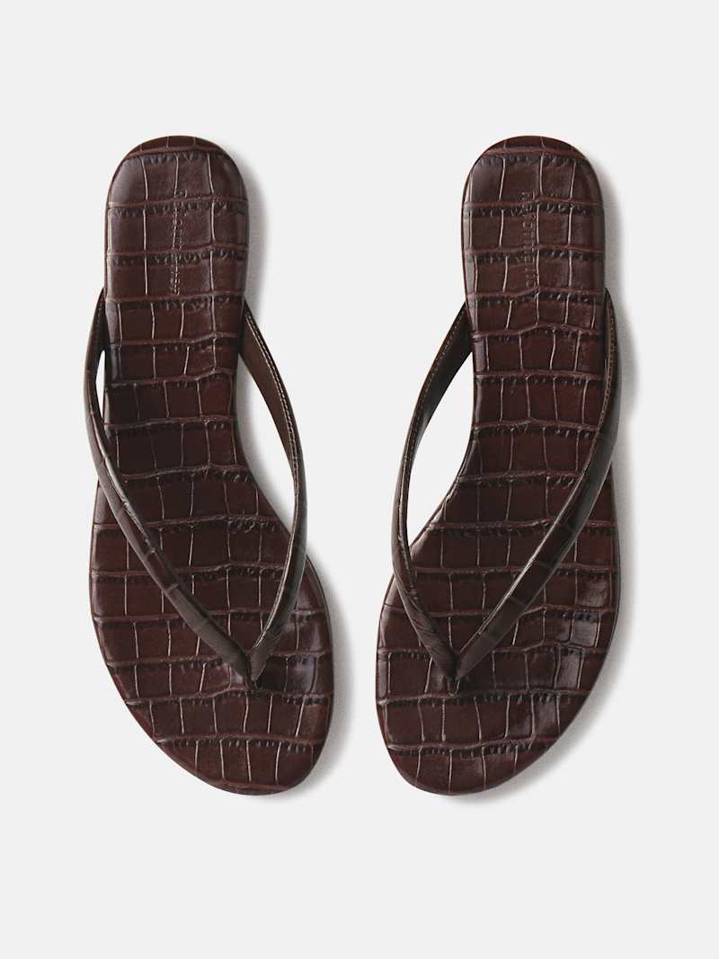 Amelia Flat Thong — Reformation