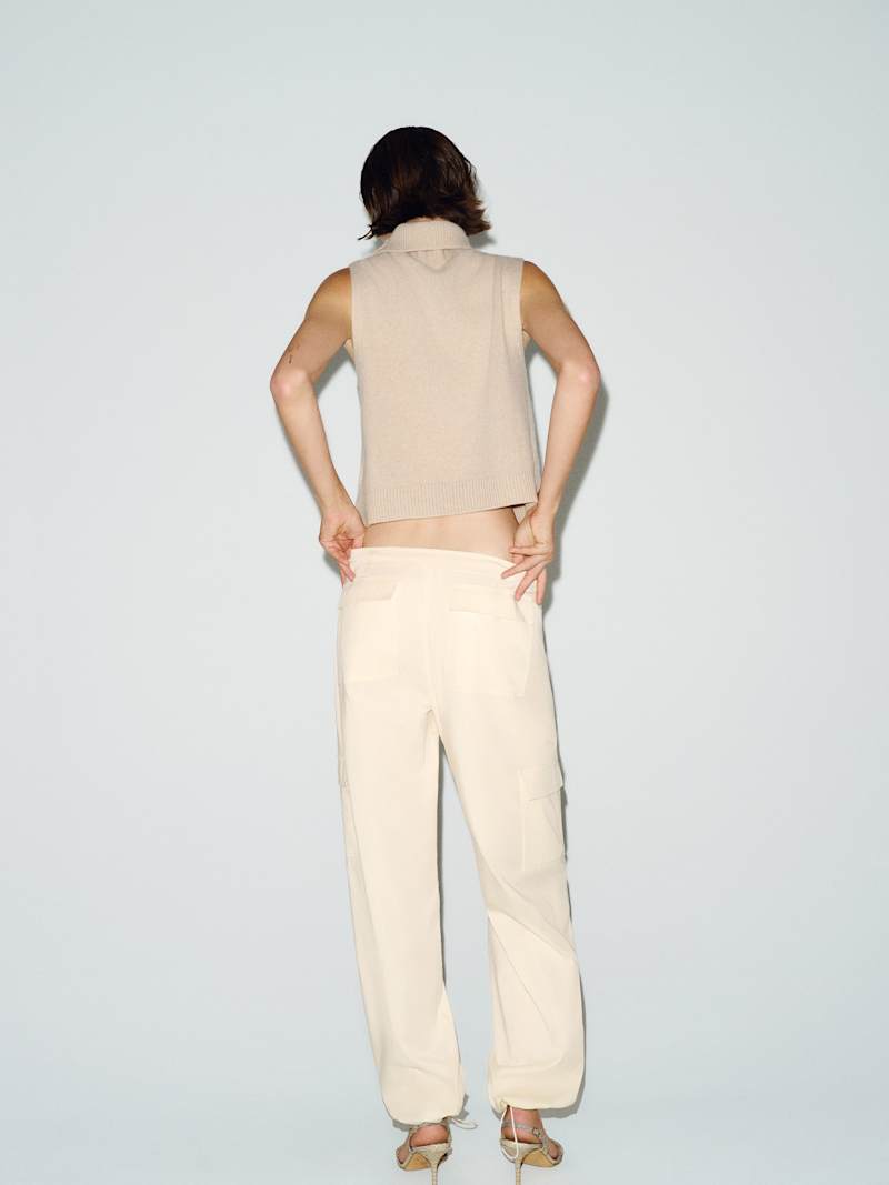 Flora Cashmere Sleeveless Turtleneck