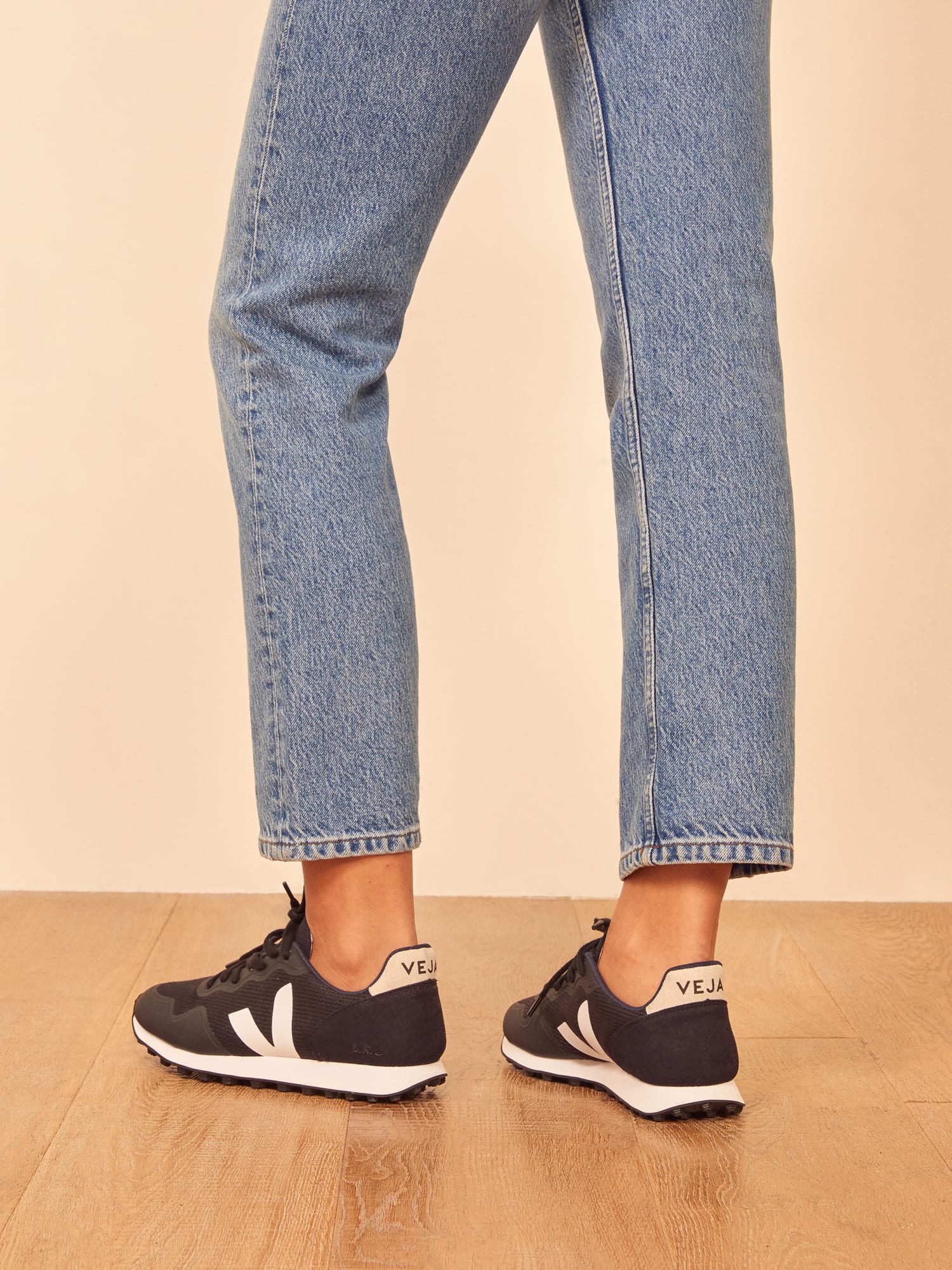Veja Sdu Sneaker Sustainable Shoes Reformation