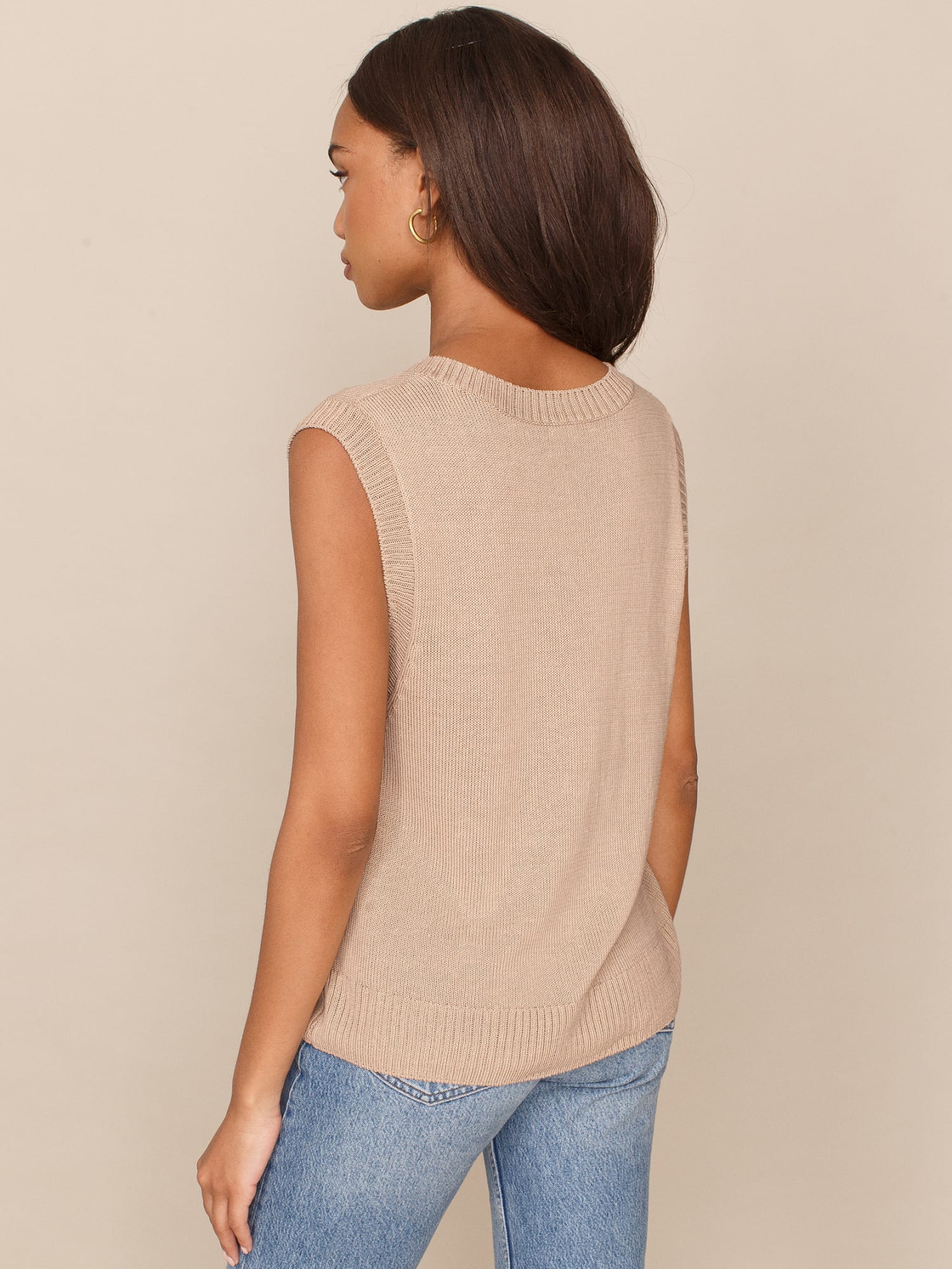 The Kristen Sweater Vest: Lightweight Knit Sleeveless Sweater–  MomQueenBoutique