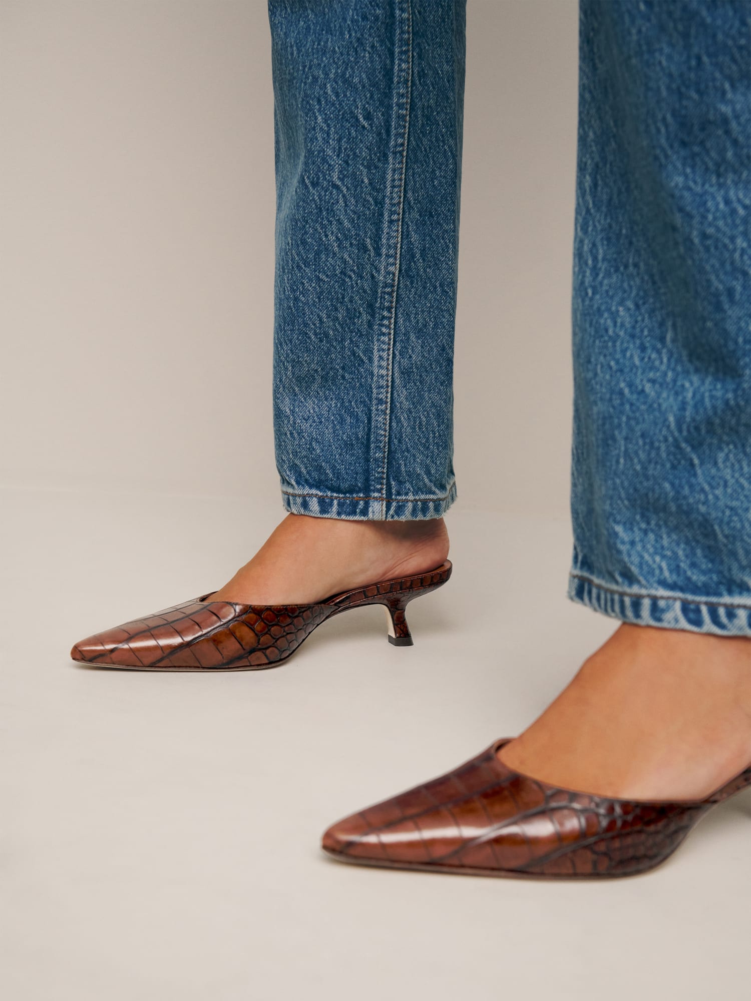 What are Mule Shoes?