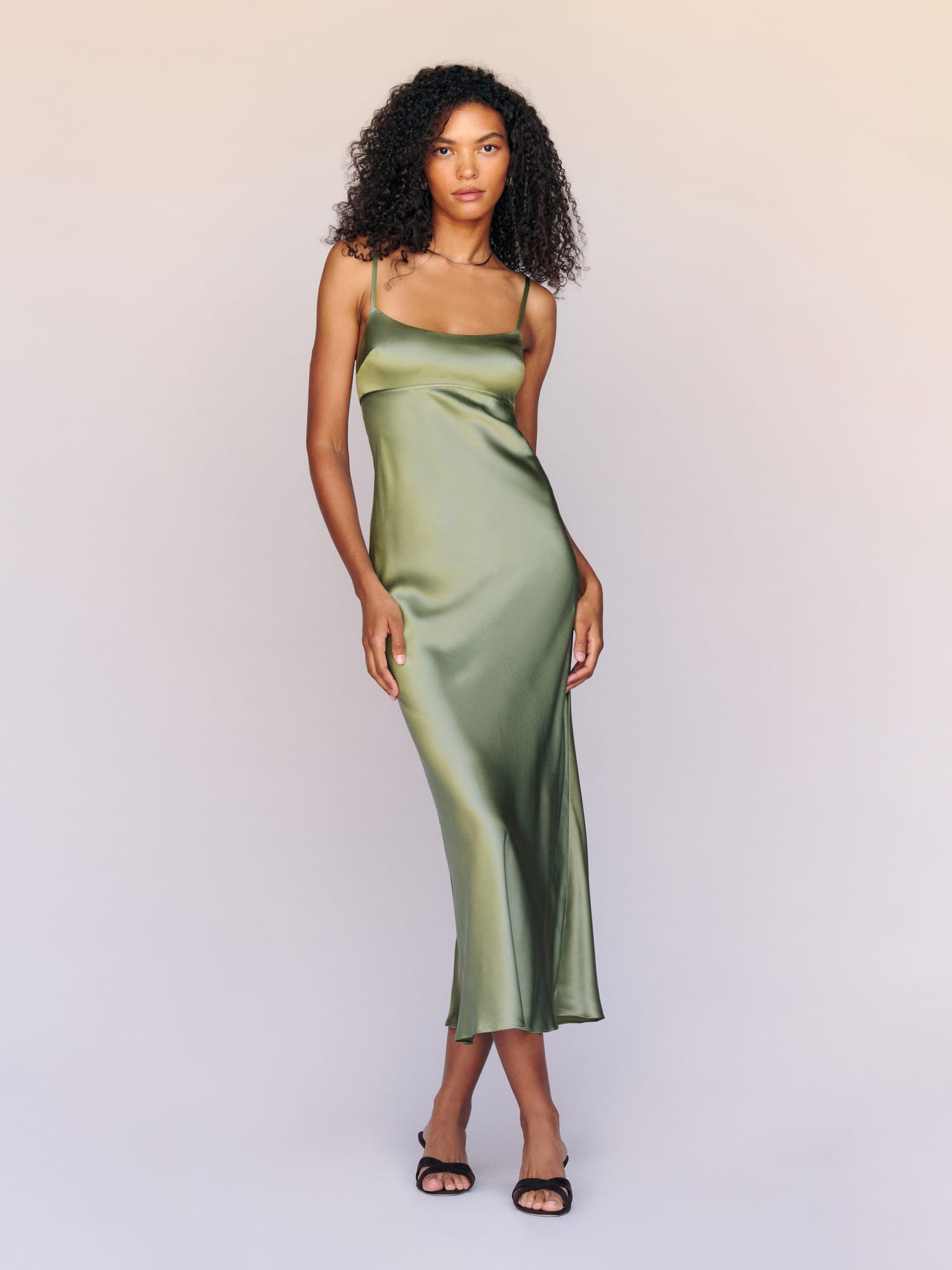 Reformation Has a Fashion Line of Dresses and Tops For Women With
