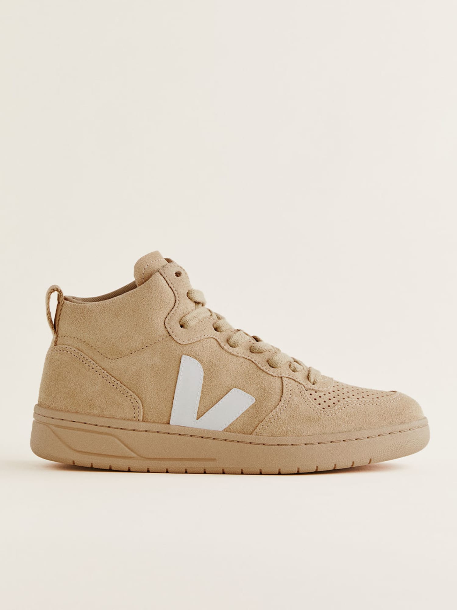 Veja V 15 Sustainable Shoes Reformation