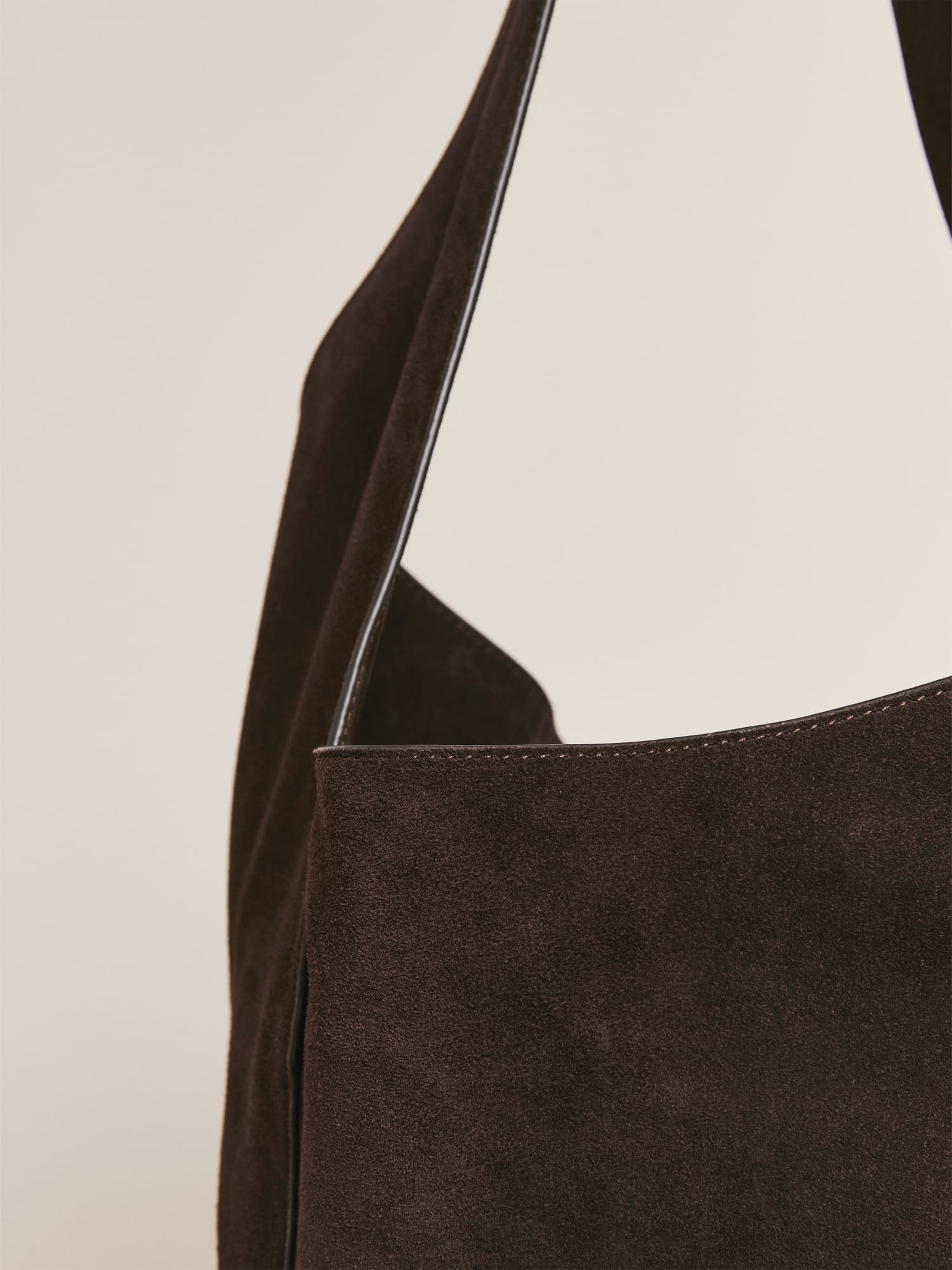Medium Silvana Bucket Bag | Reformation