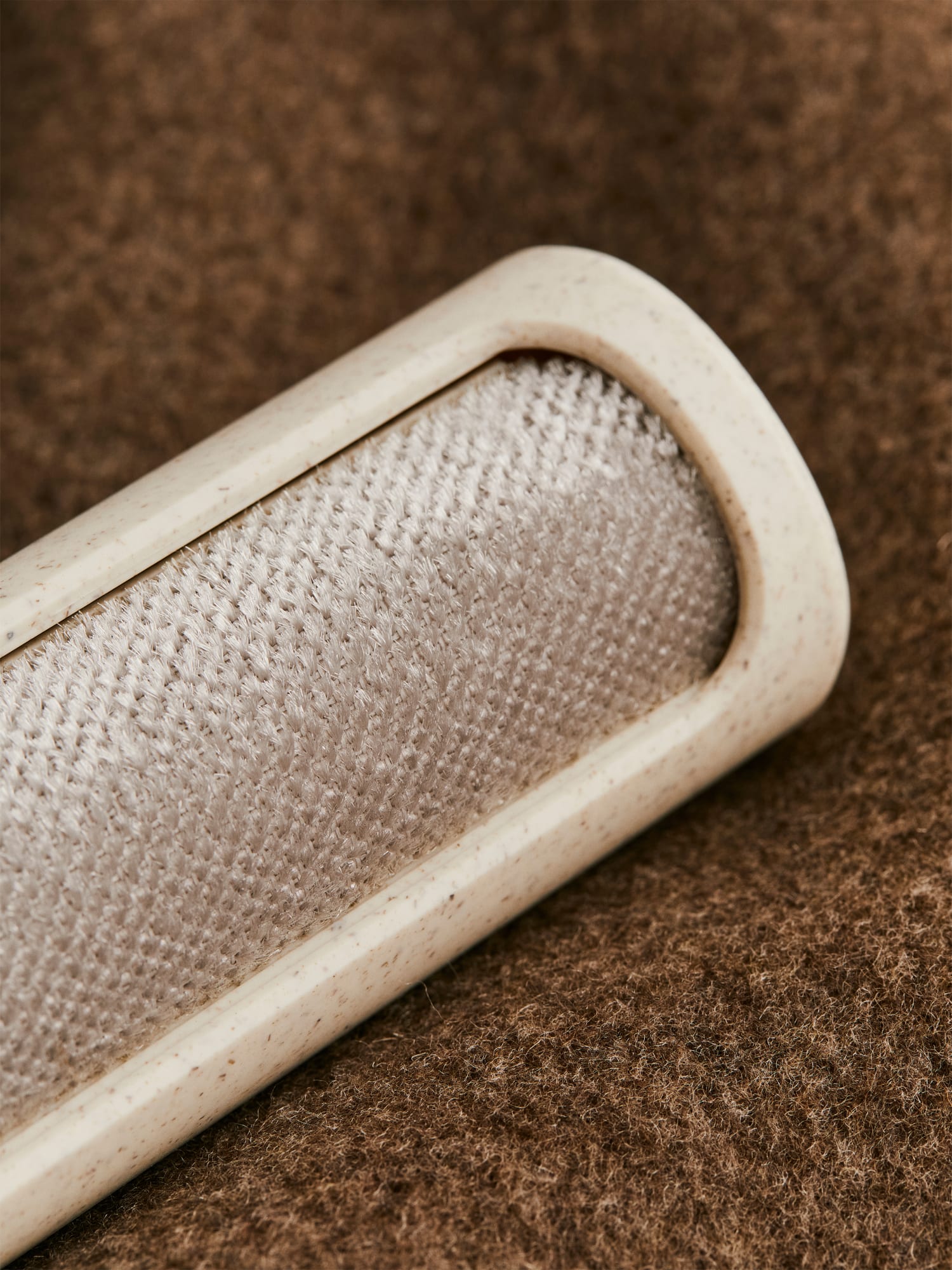 Lint Brush – An Effective Clothes Brush from Steamery