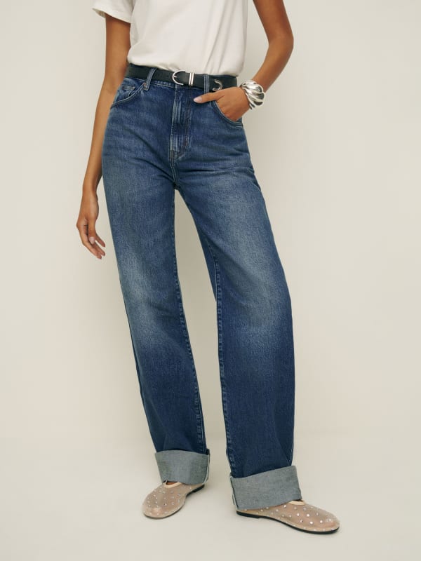 
                    Val 90s Mid Rise Straight Jeans
                