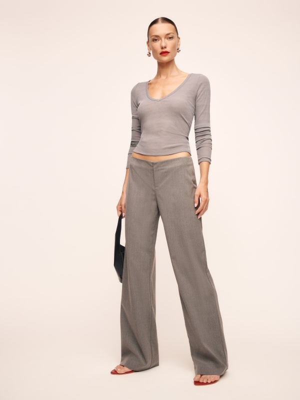 
                    Petites Vida Low Rise Pant
                
