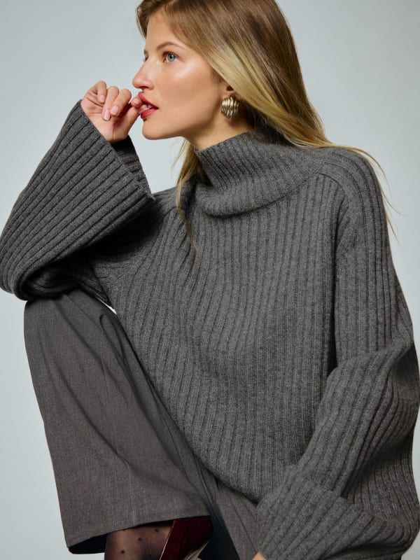 
                    Brooke Cashmere Cropped Turtleneck
                