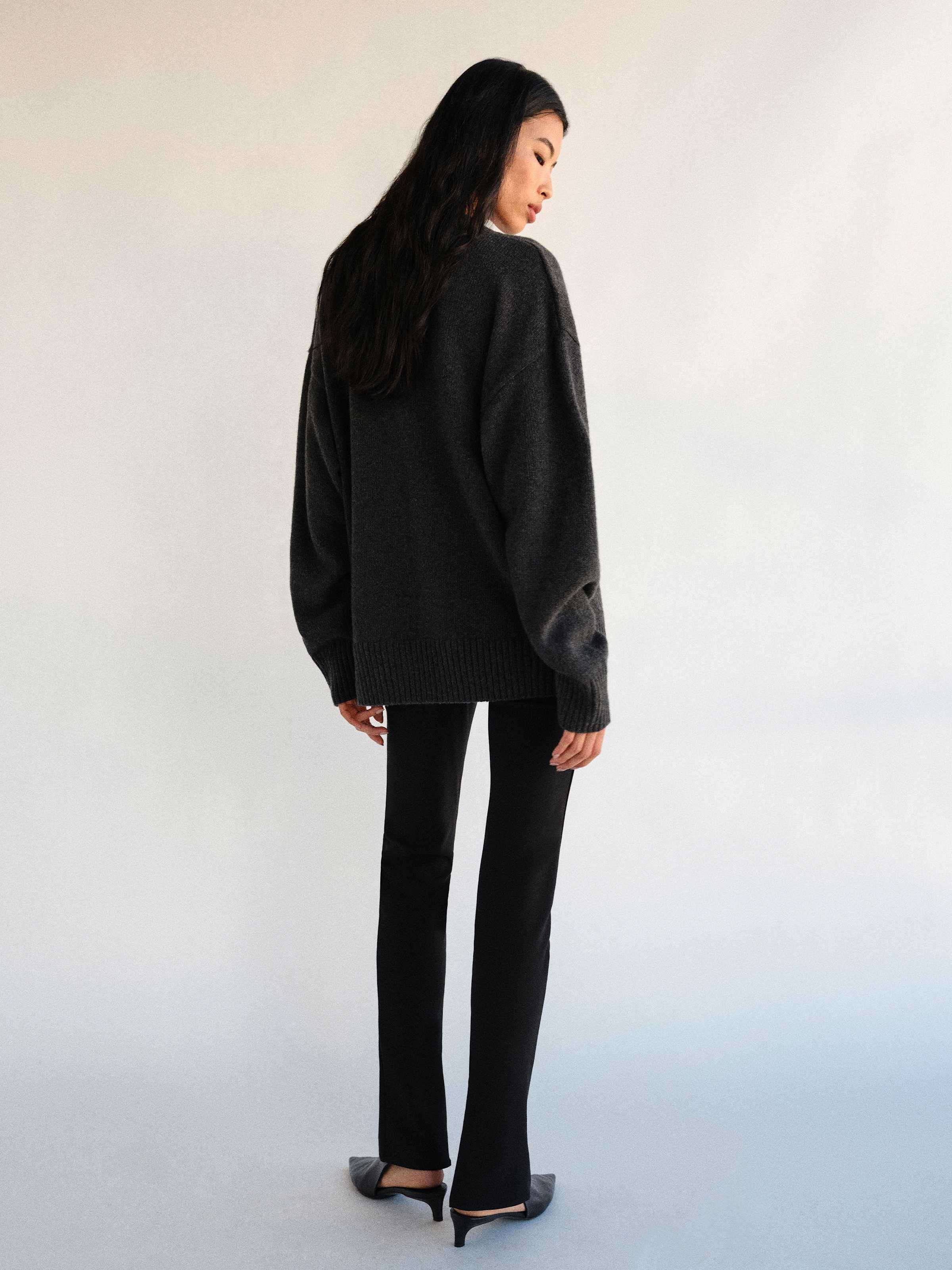 Jadey Cashmere Oversized V-Neck Sweater - thumbnail 8