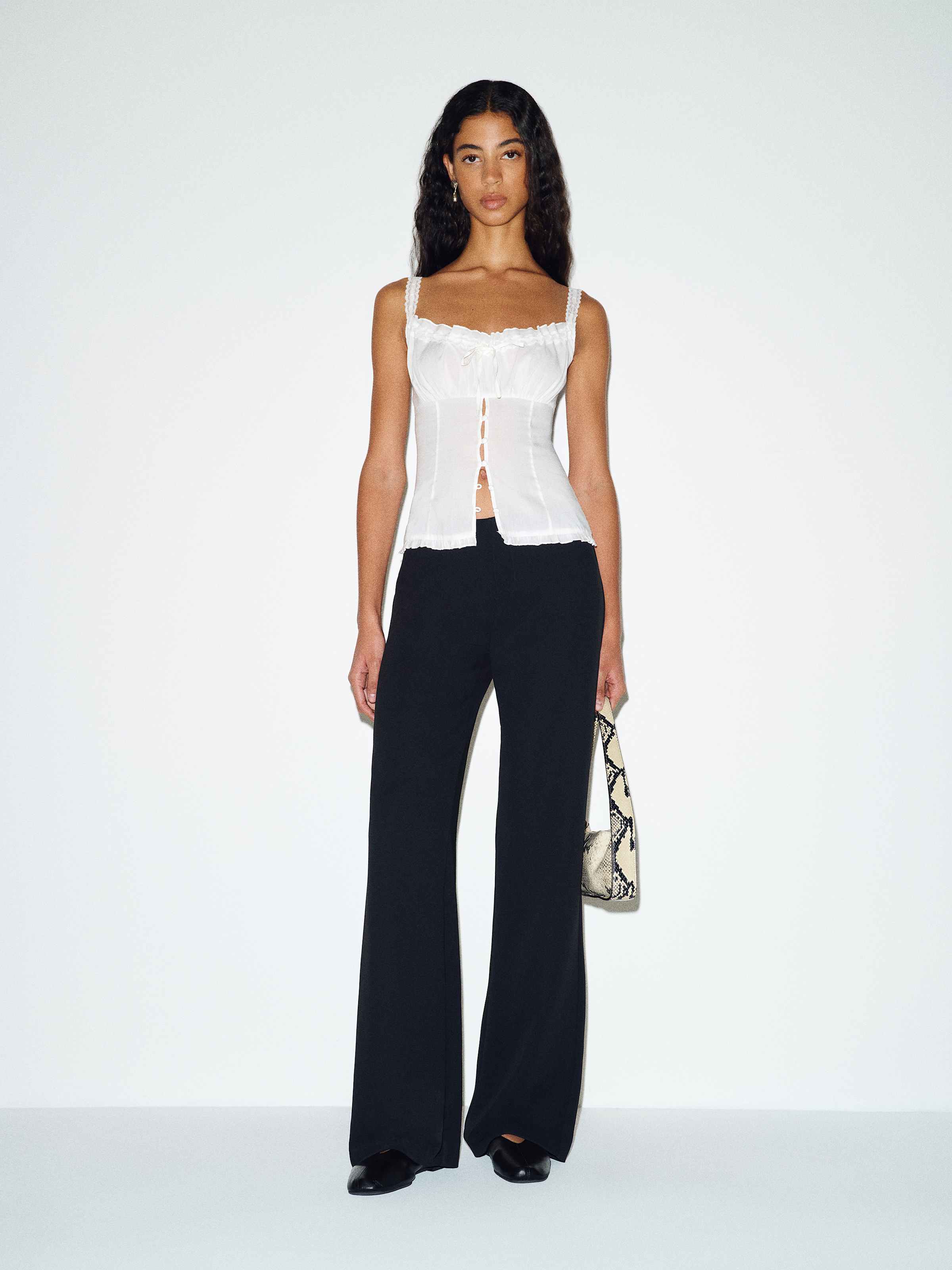 Vida Low Rise Short Pant - thumbnail 2