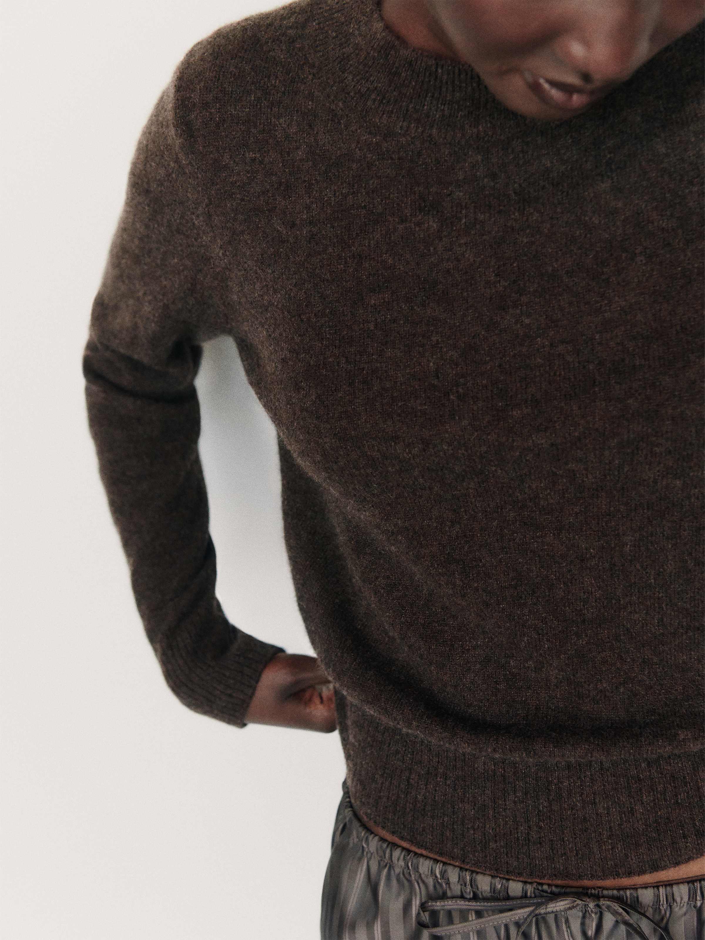 Nikki Cashmere Crew - thumbnail 10