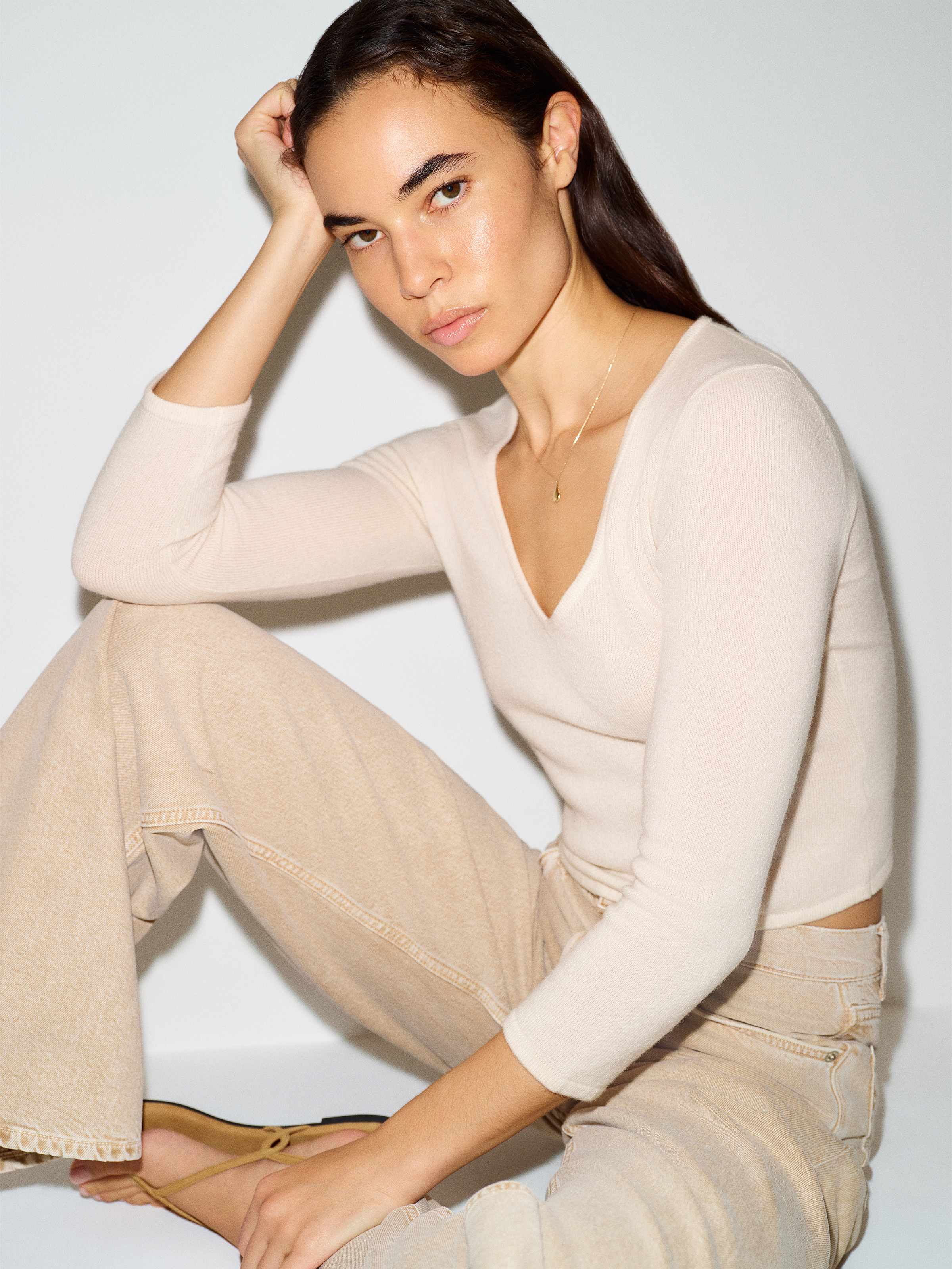 Roya Cashmere V-Neck - thumbnail 10