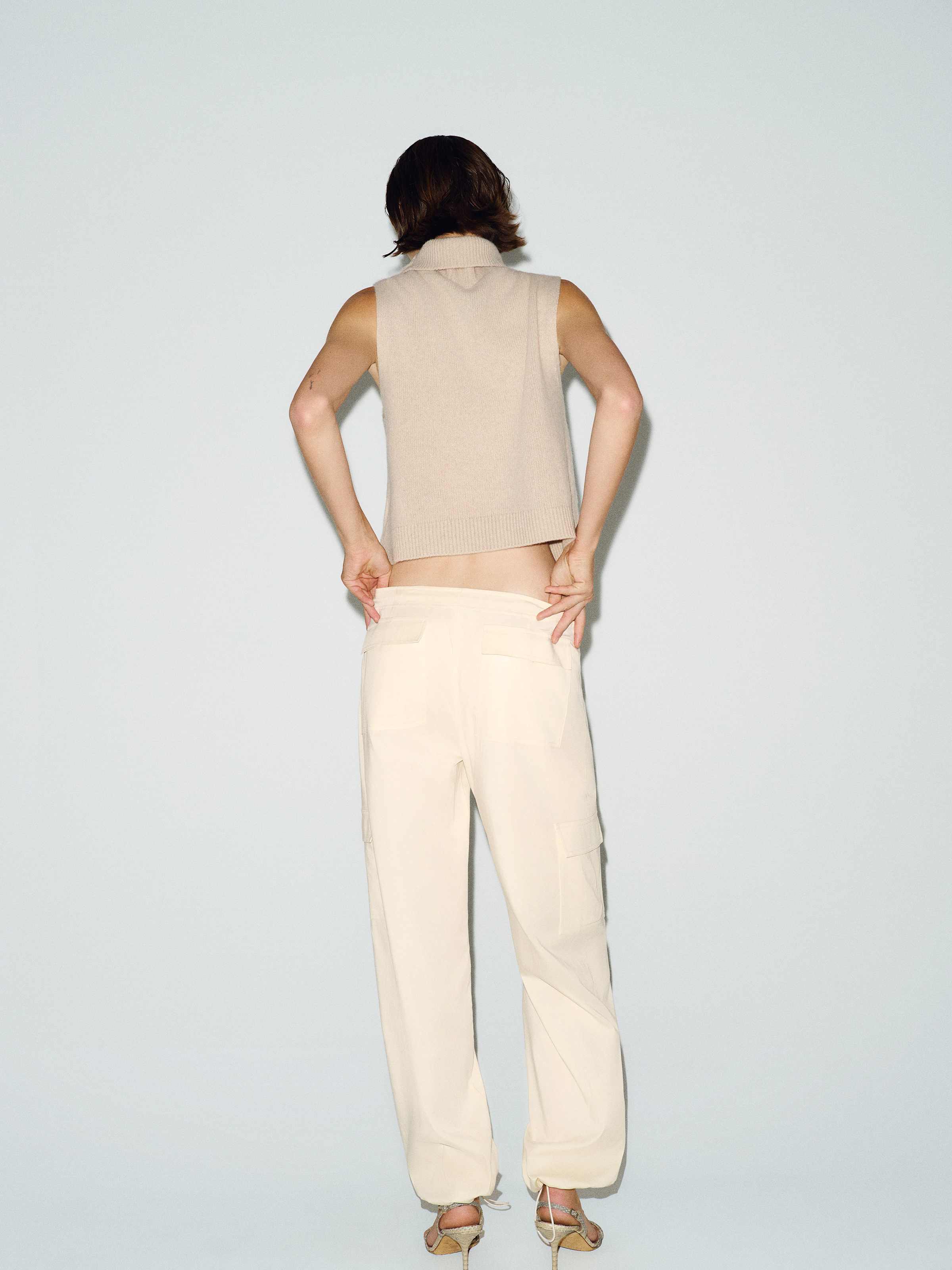 Flora Cashmere Sleeveless Turtleneck - thumbnail 6